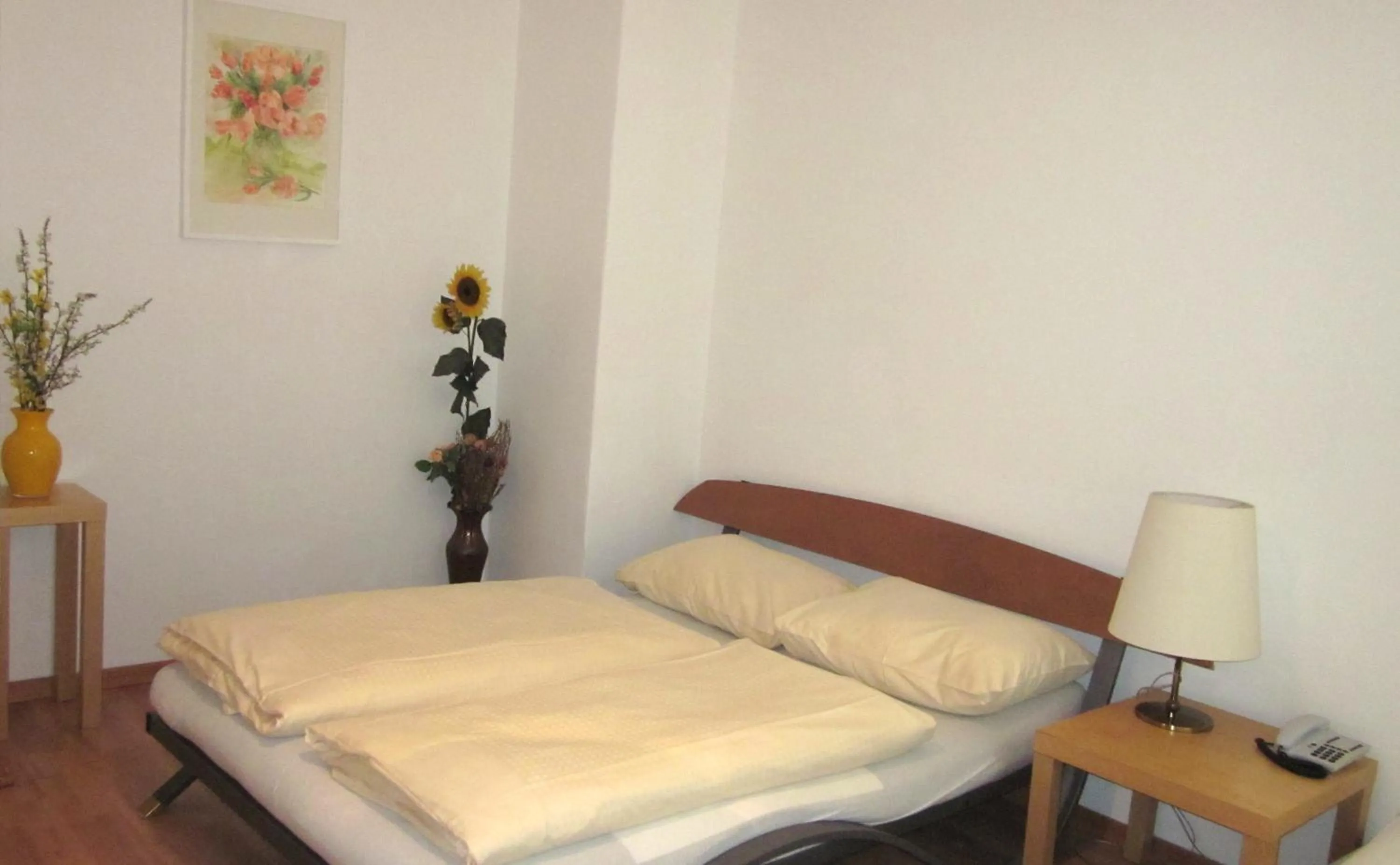 Bed in Pension Hotel Mariahilf