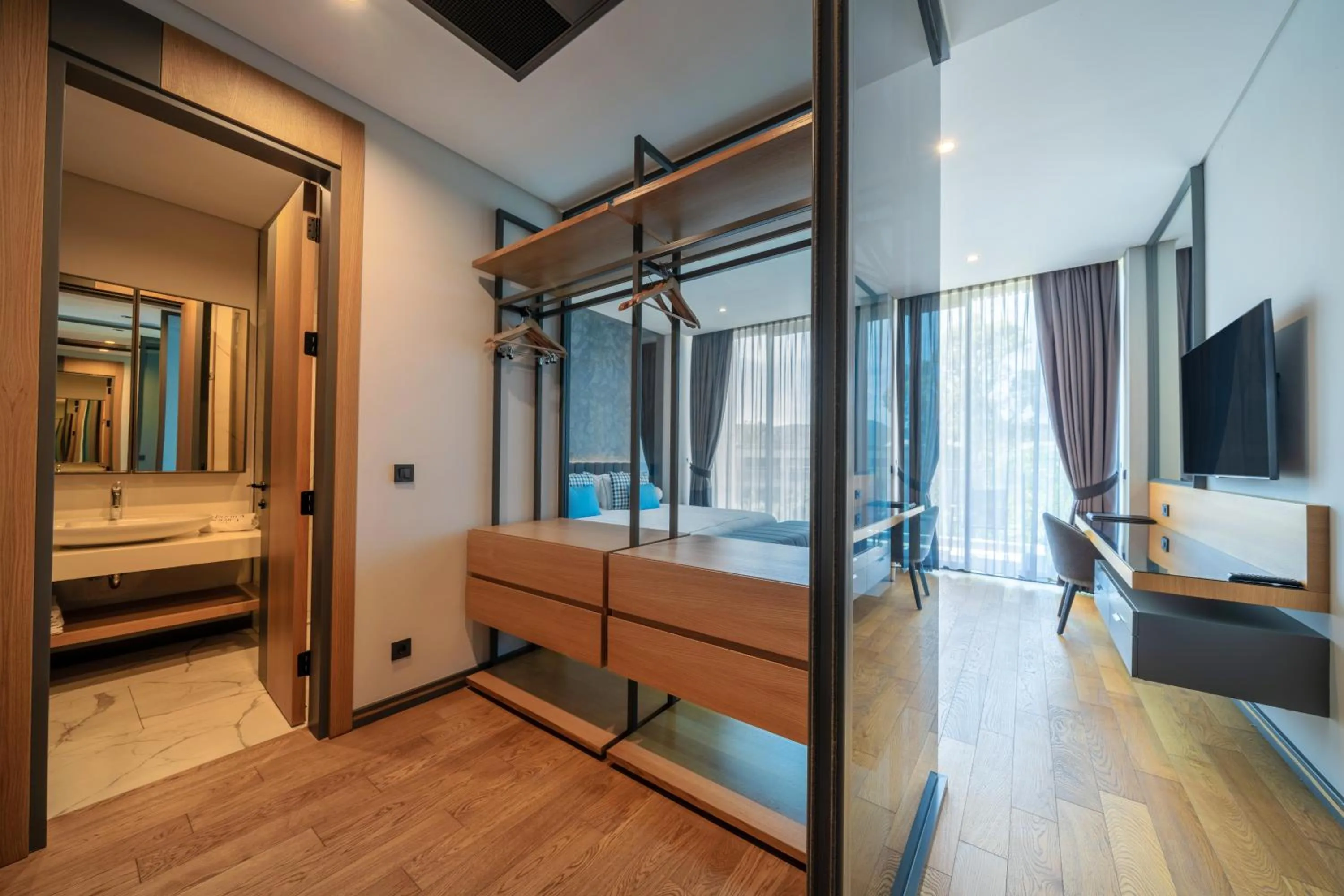 Bed in The Norm Collection Door'a Bodrum