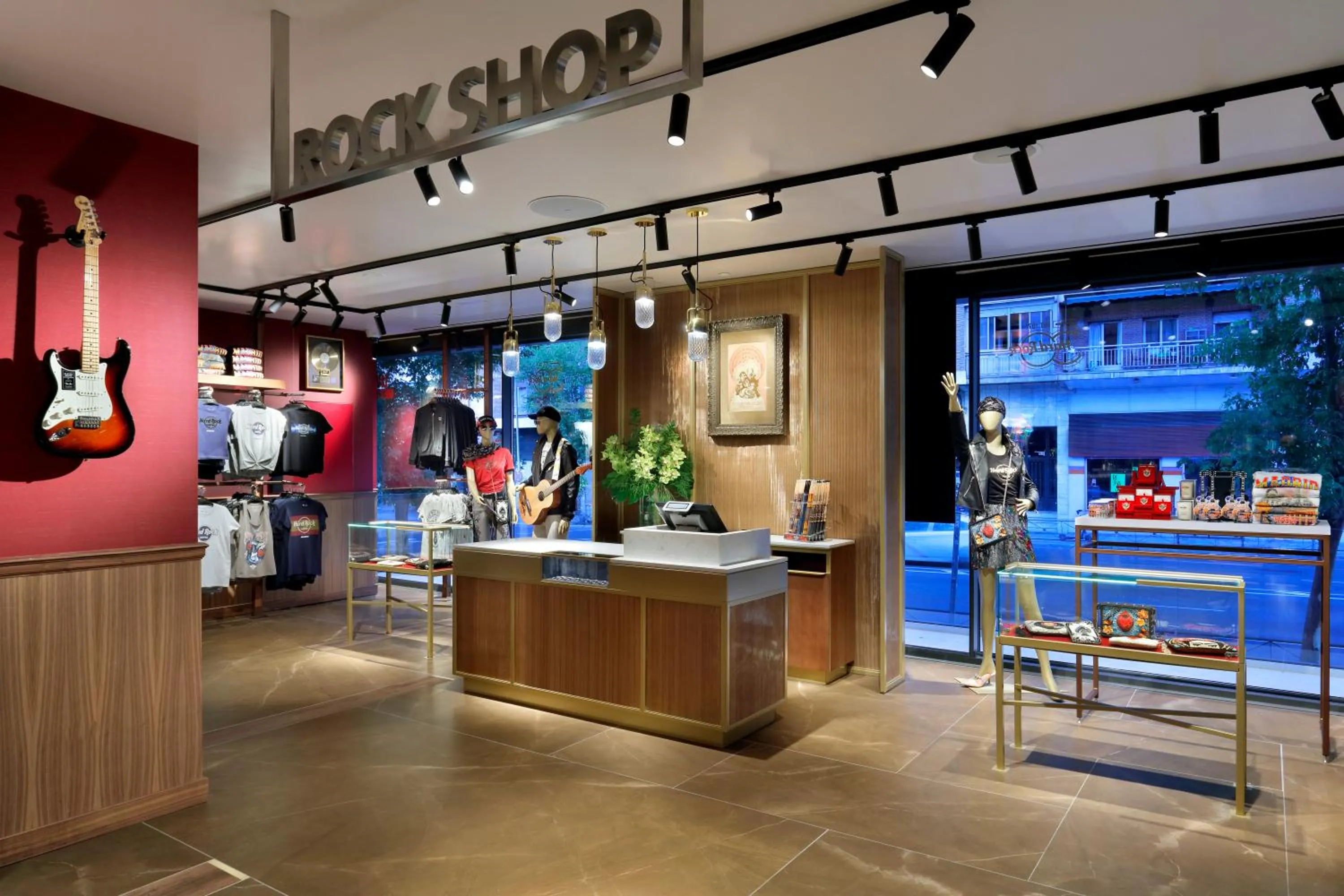 On-site shops in Hard Rock Hotel Madrid