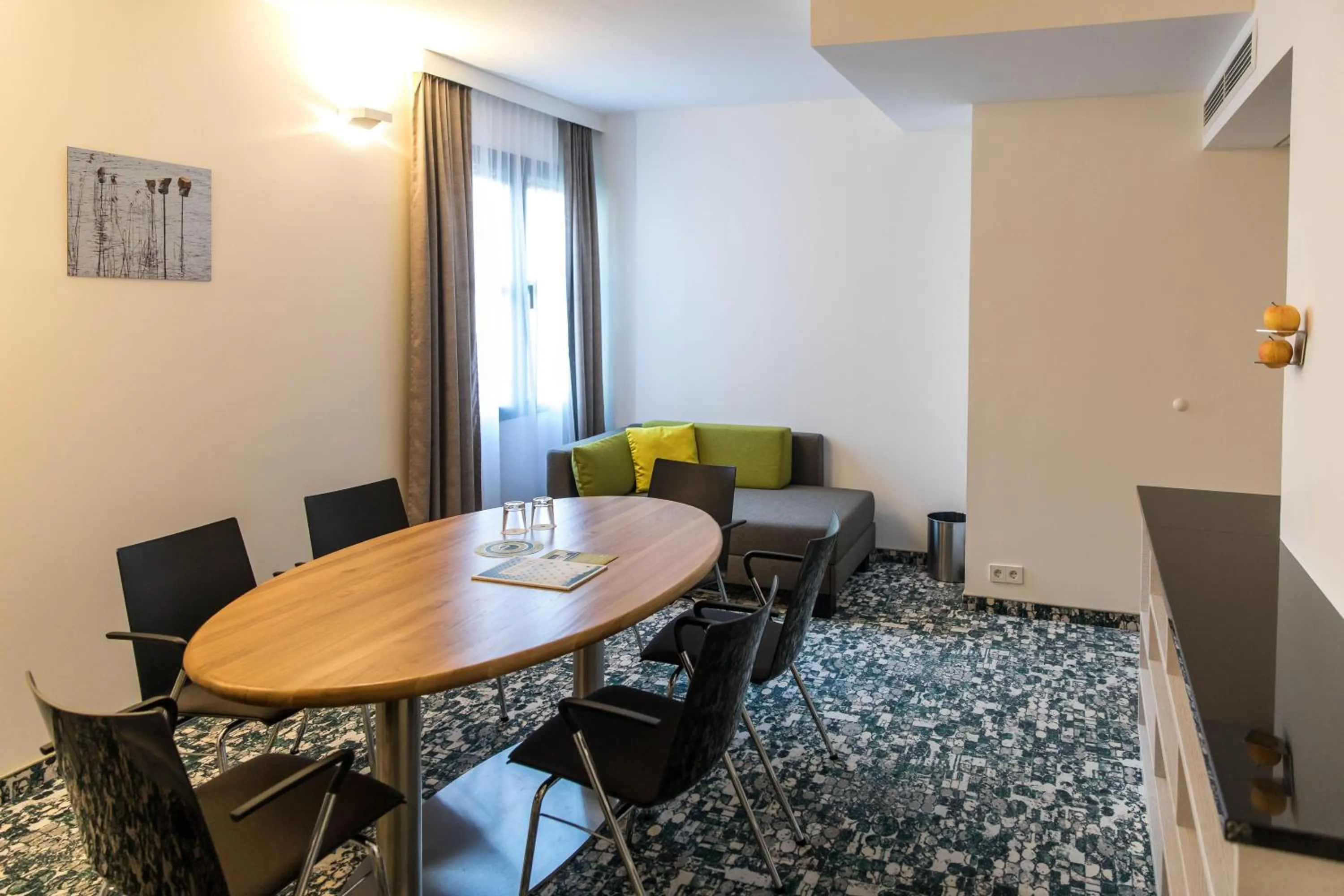 TV and multimedia in ARCOTEL Donauzentrum Wien