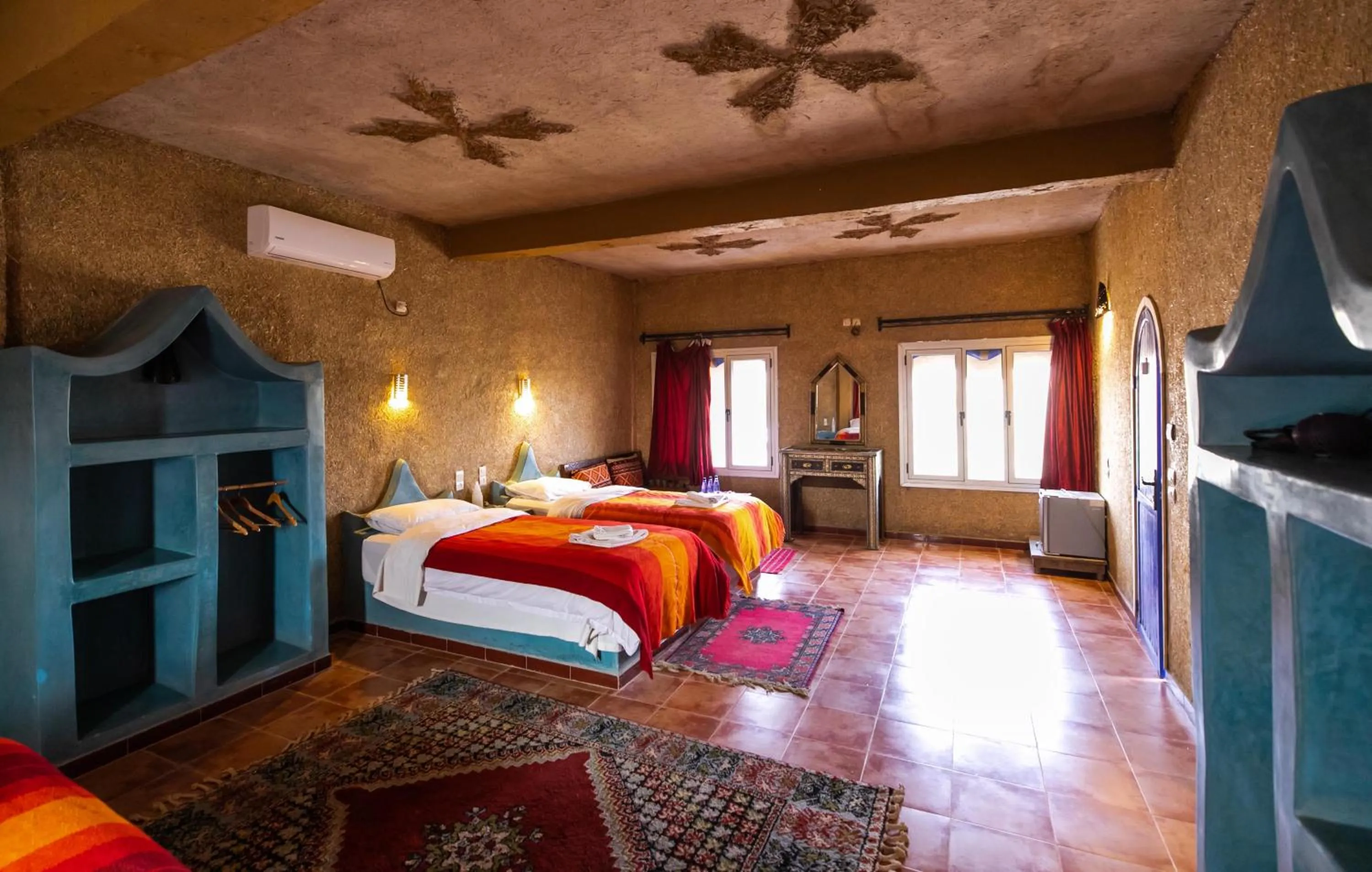 Photo of the whole room, Bed in Ksar Bicha