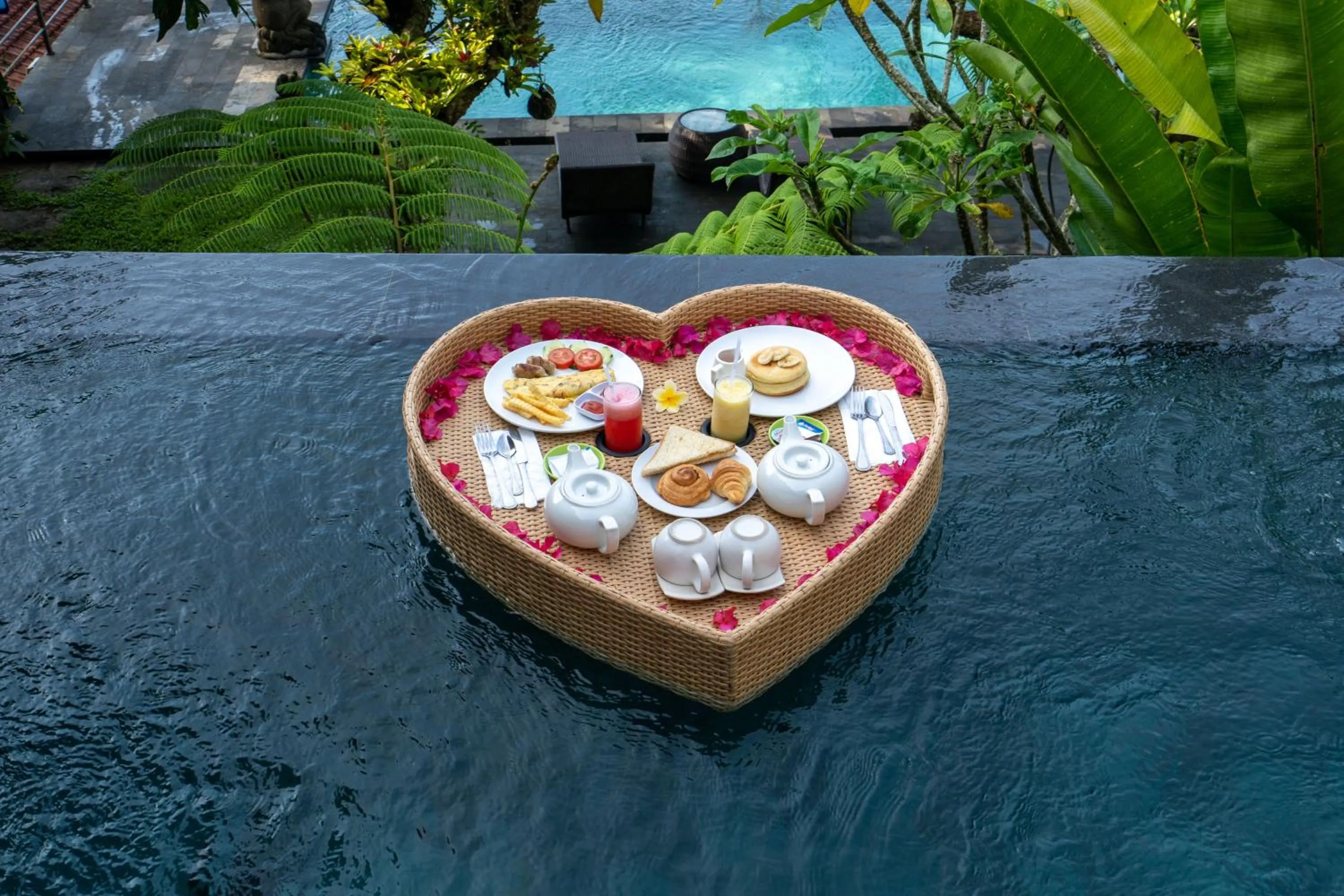 Food and drinks in Sebatu Tulen Villa