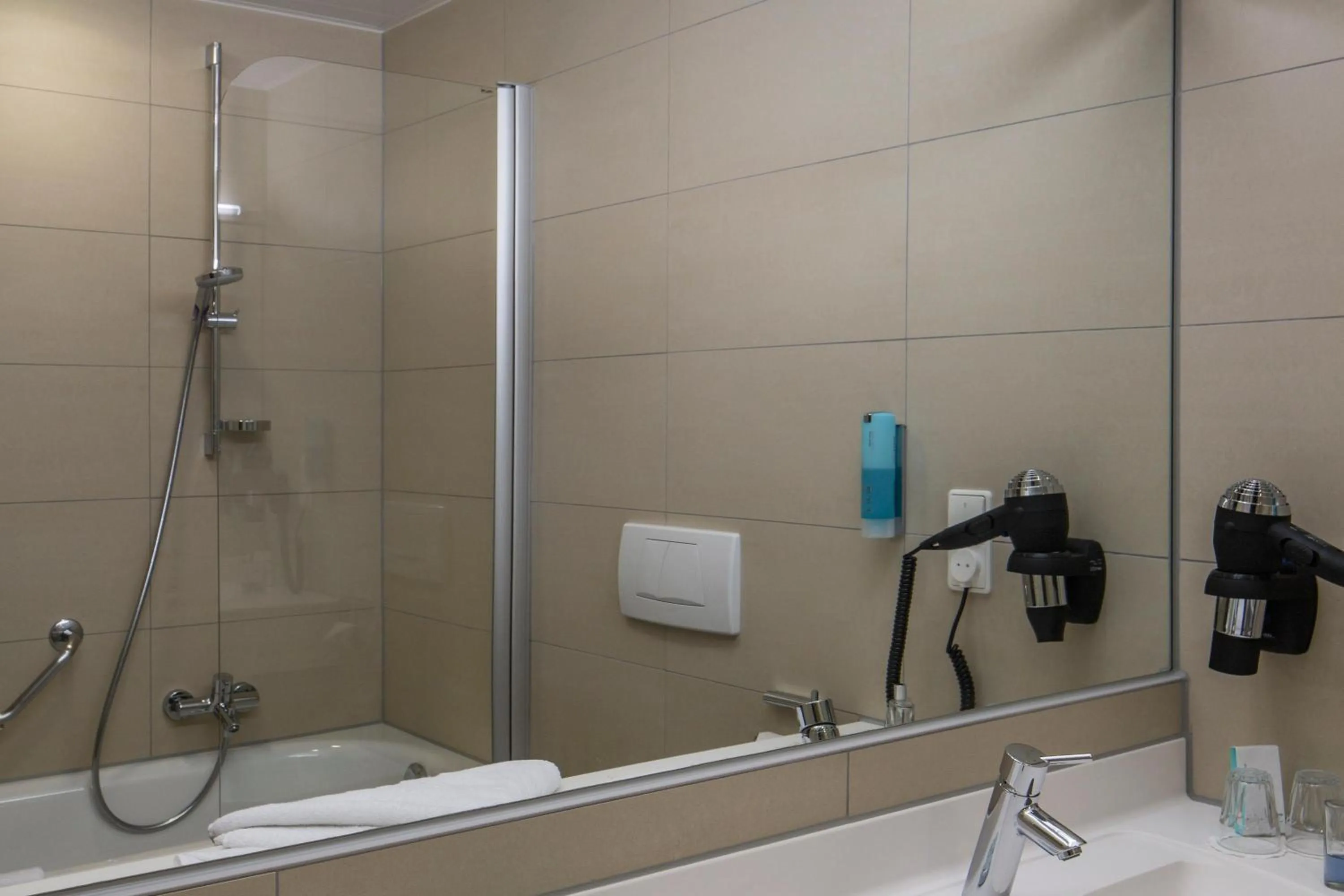 Bathroom in Austria Trend Hotel Europa Salzburg