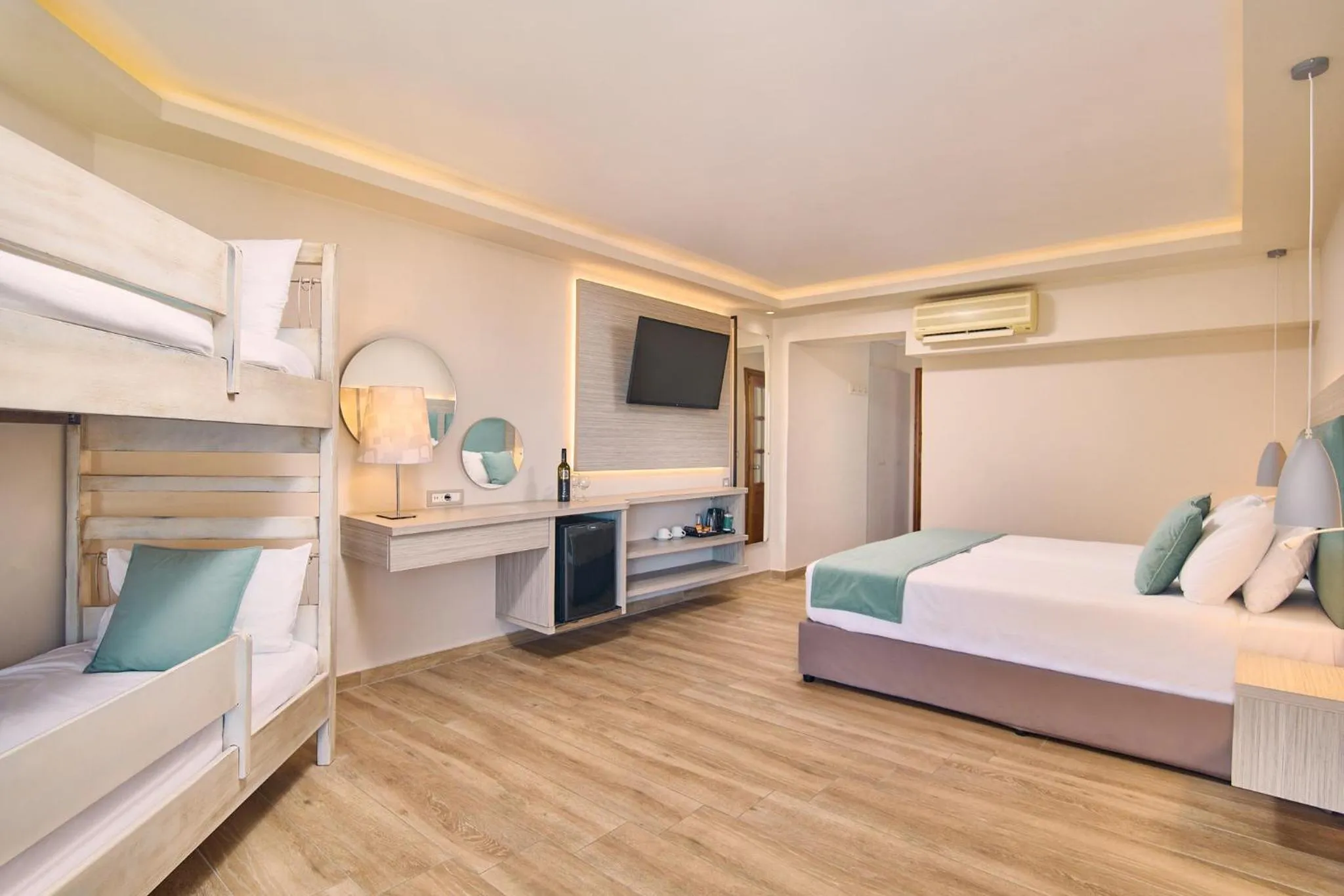 Photo of the whole room, Bed in Tsilivi Beach Hotel Zakynthos