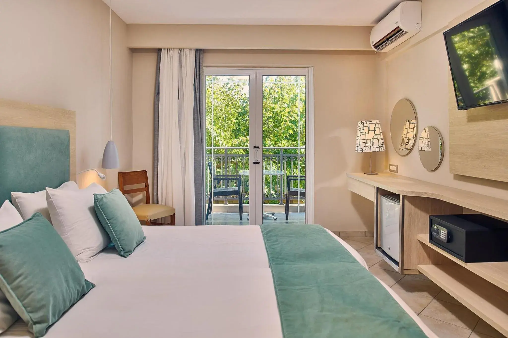 Upper Floor Room with Garden View in Tsilivi Beach Hotel Zakynthos Upper Floor Room with Garden View in Tsilivi Beach Hotel Zakynthos