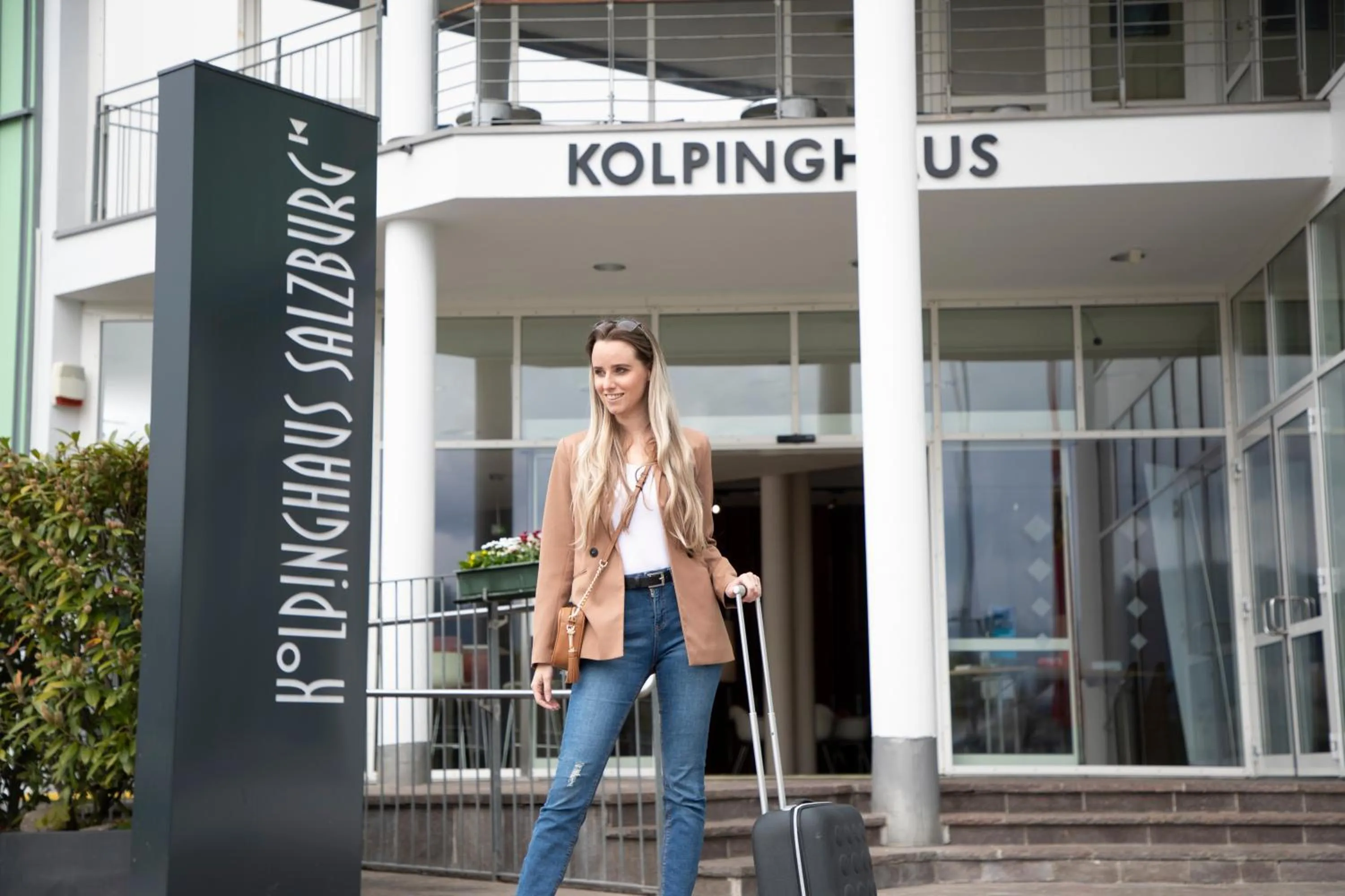 Facade/entrance in Kolpinghaus Salzburg - SommerHOSTEL