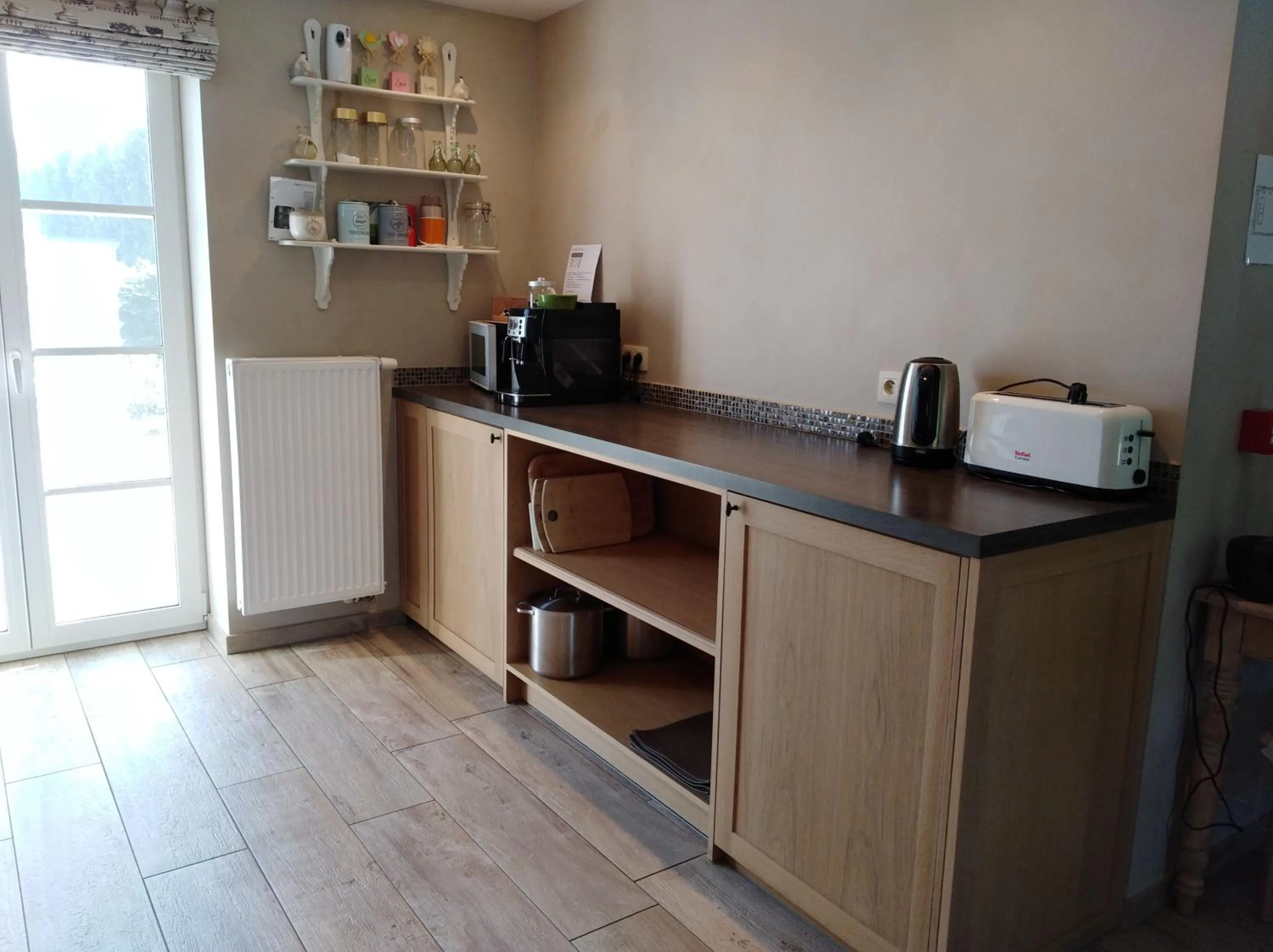 Kitchen or kitchenette in 't Hooghe Licht Bed & Breakfast