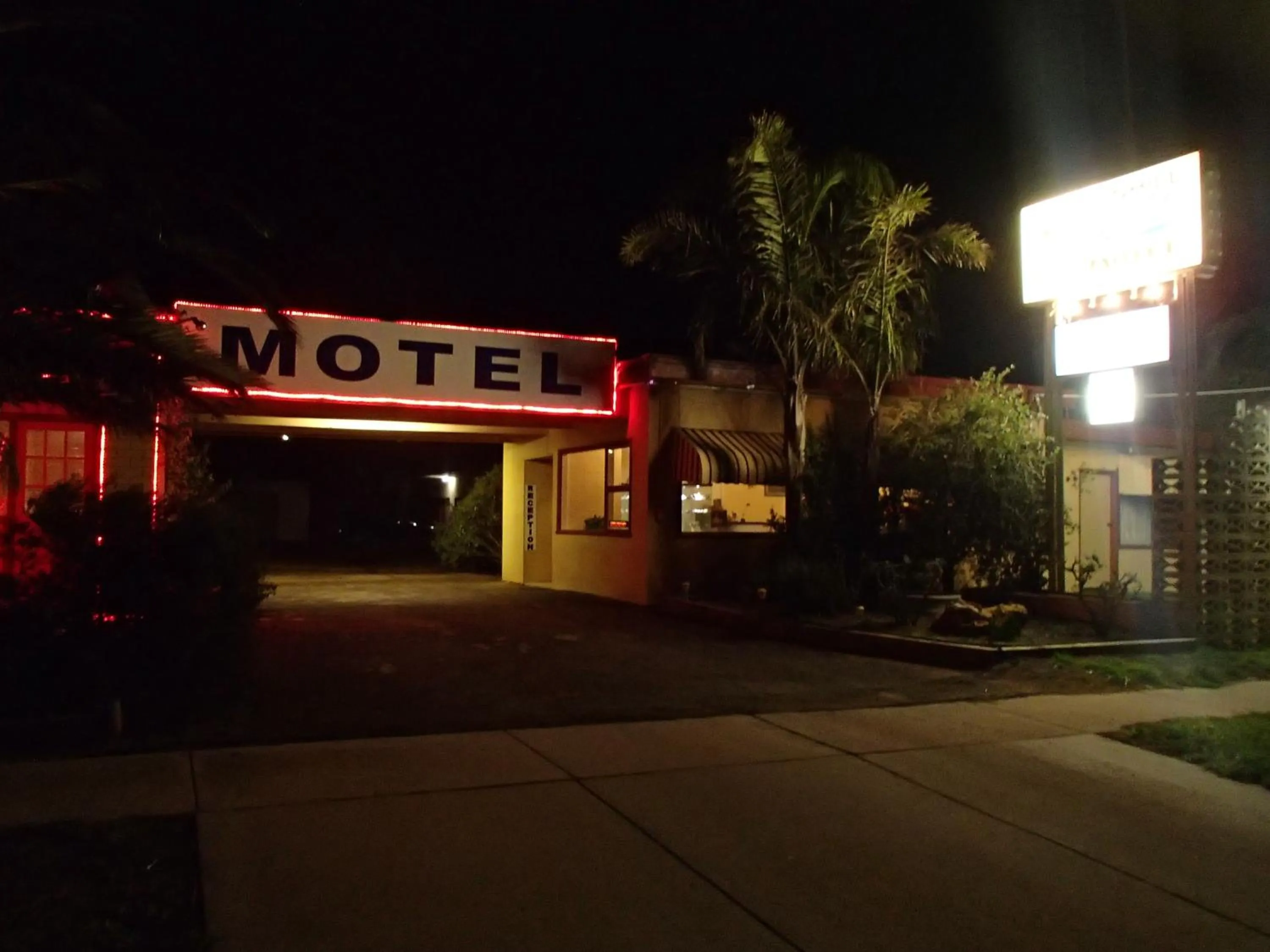 Facade/entrance in Nhill Oasis Motel