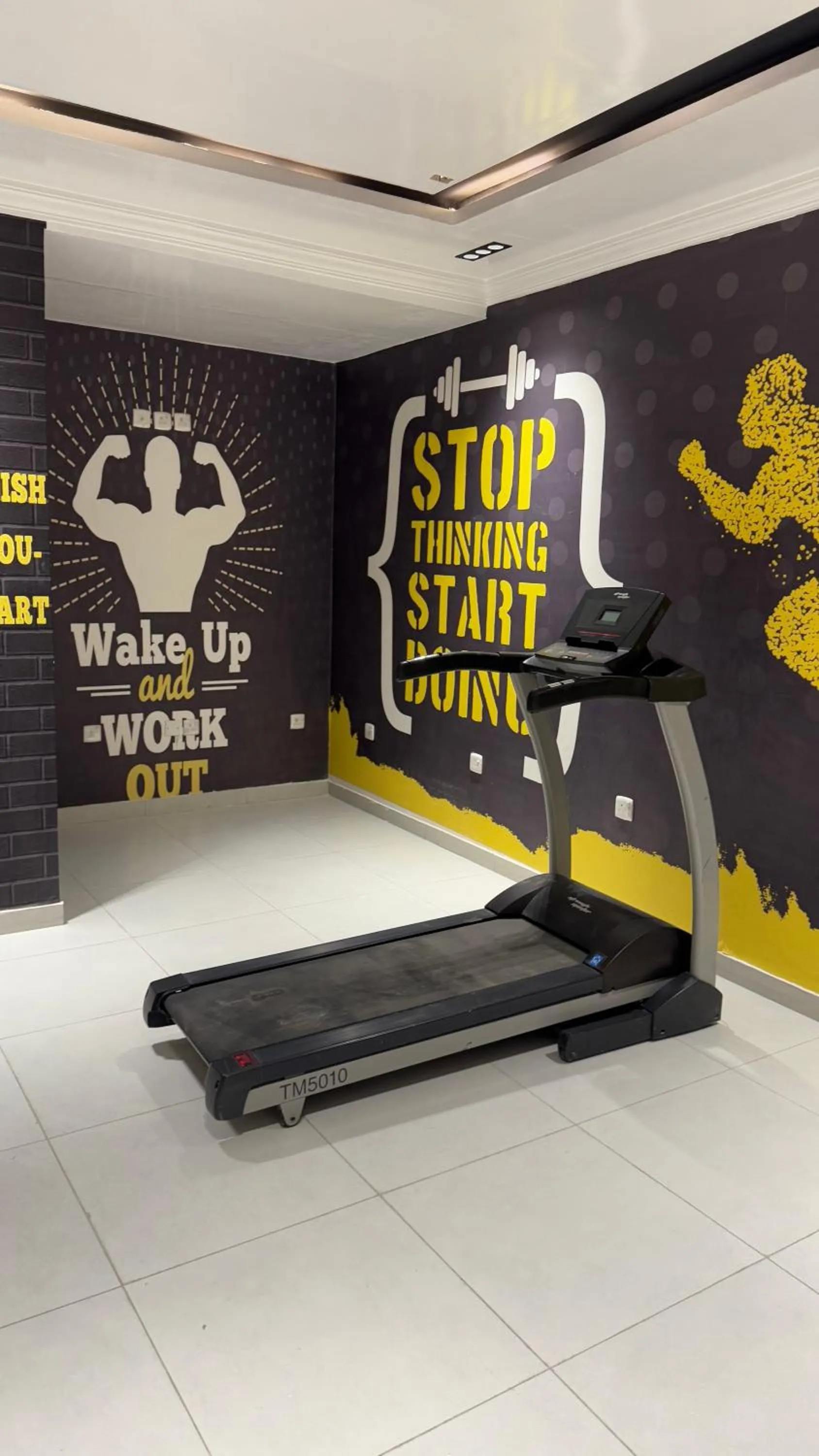 Fitness centre/facilities in Laten Suites Prince Sultan