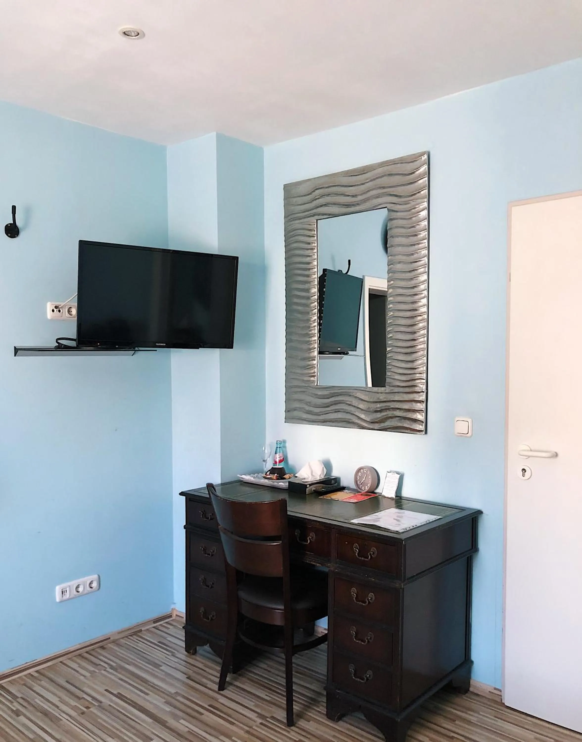 Communal lounge/ TV room in Glashütten Hotel