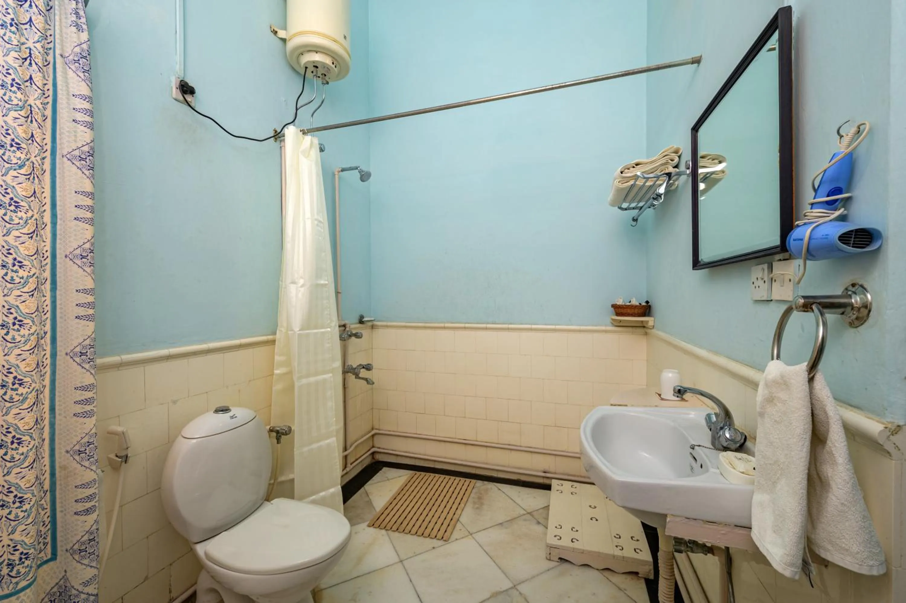 Shower in Neemrana's - Piramal Haveli