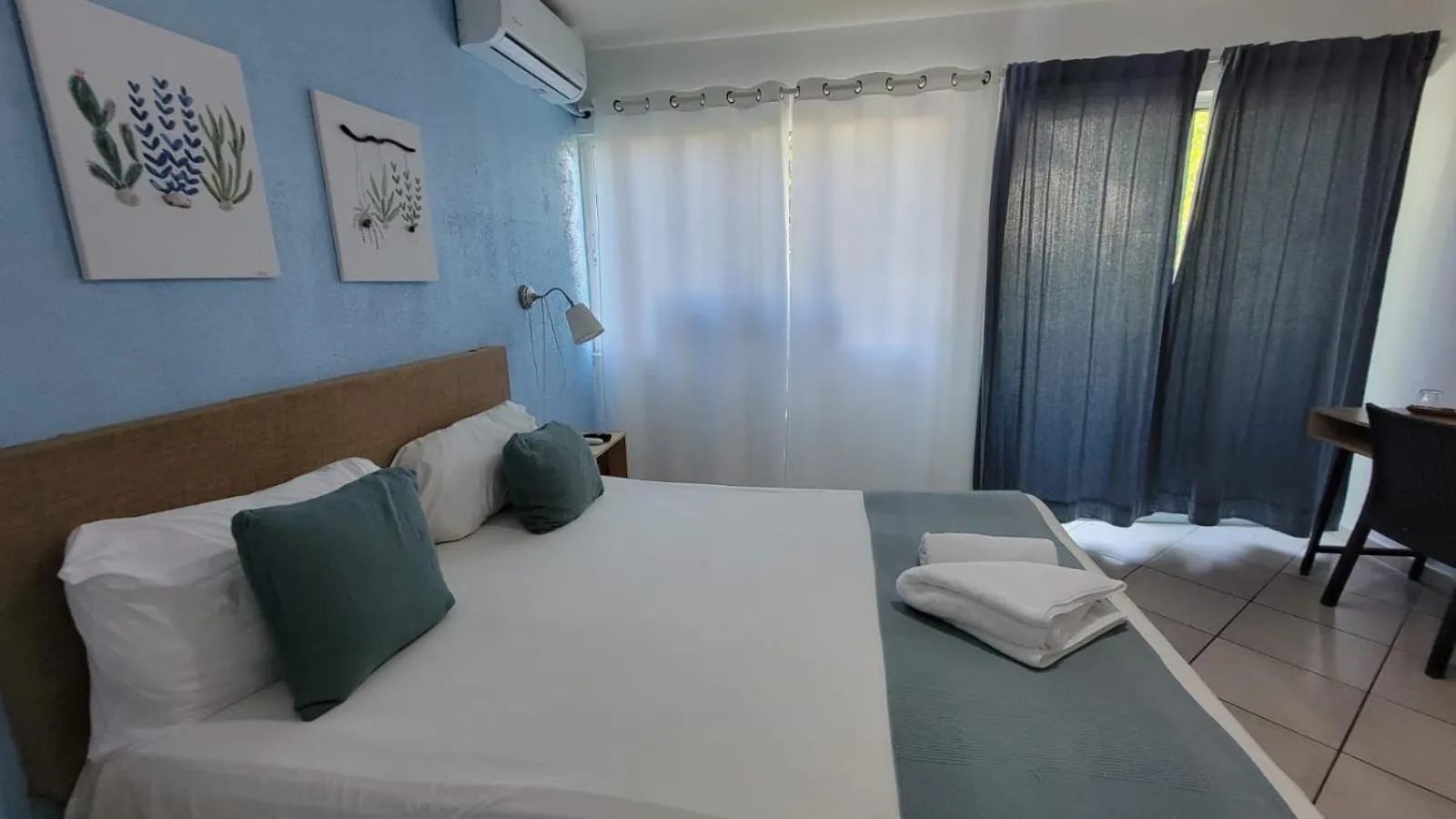 Bed in Hotel Sea Breeze Sosua