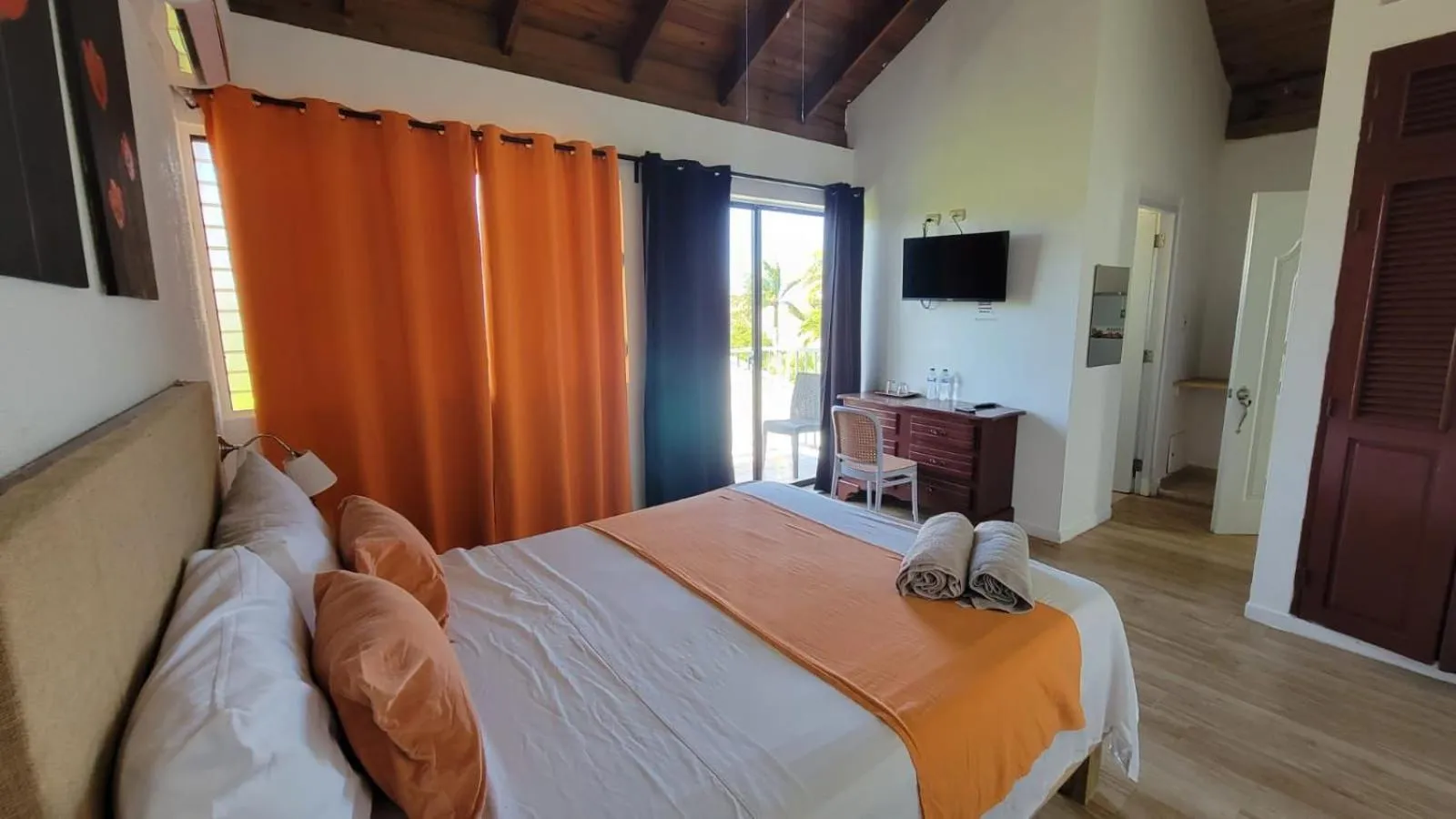 Bed in Hotel Sea Breeze Sosua