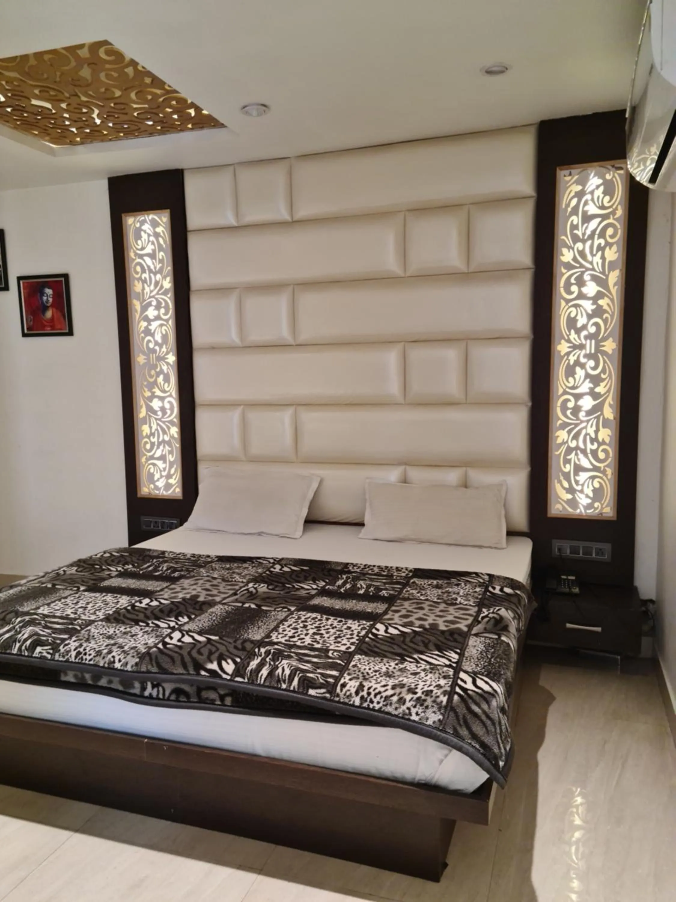 Bed in Hotel Star Inn