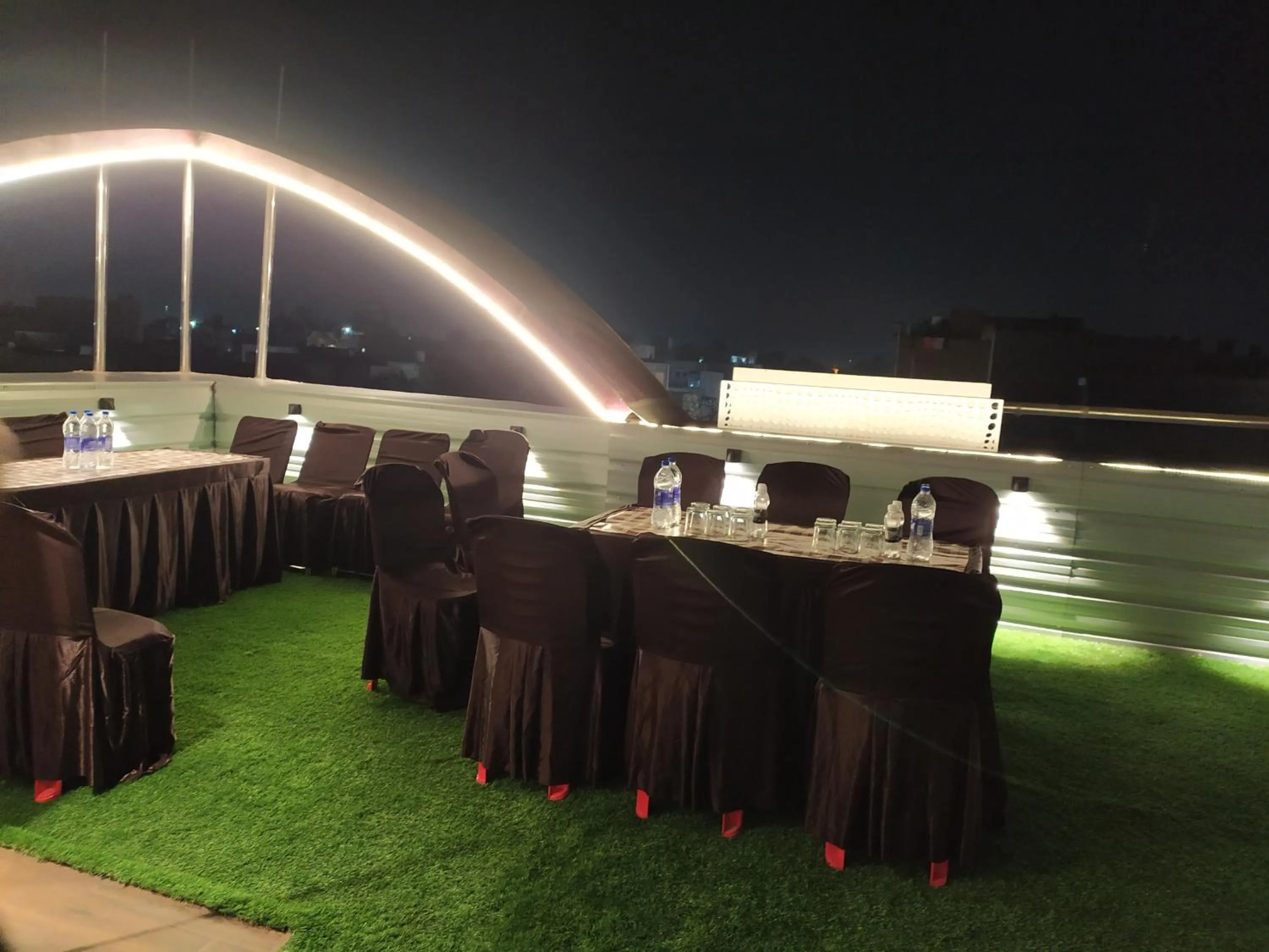 People in Hotel Star Inn