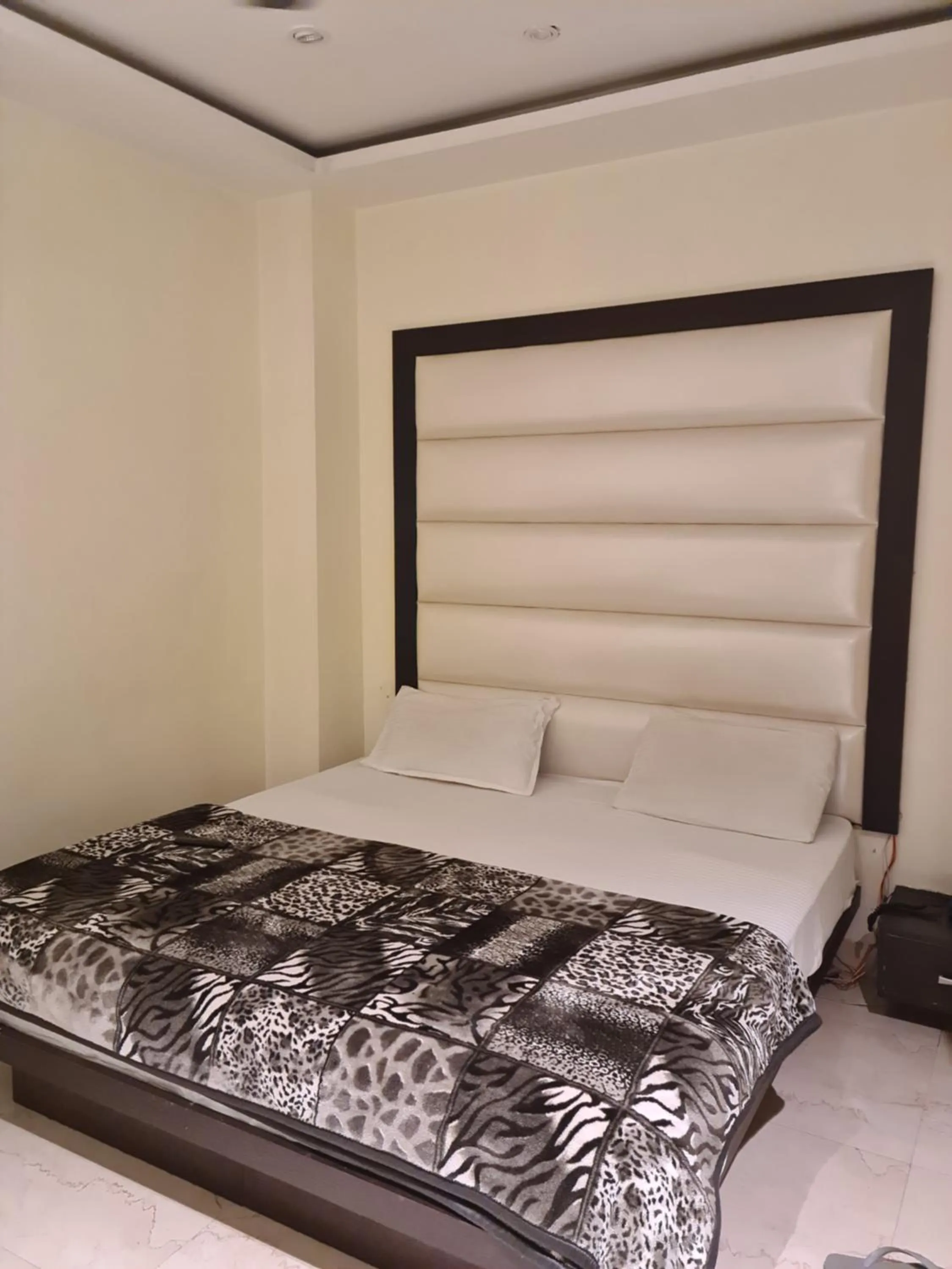 Bed in Hotel Star Inn