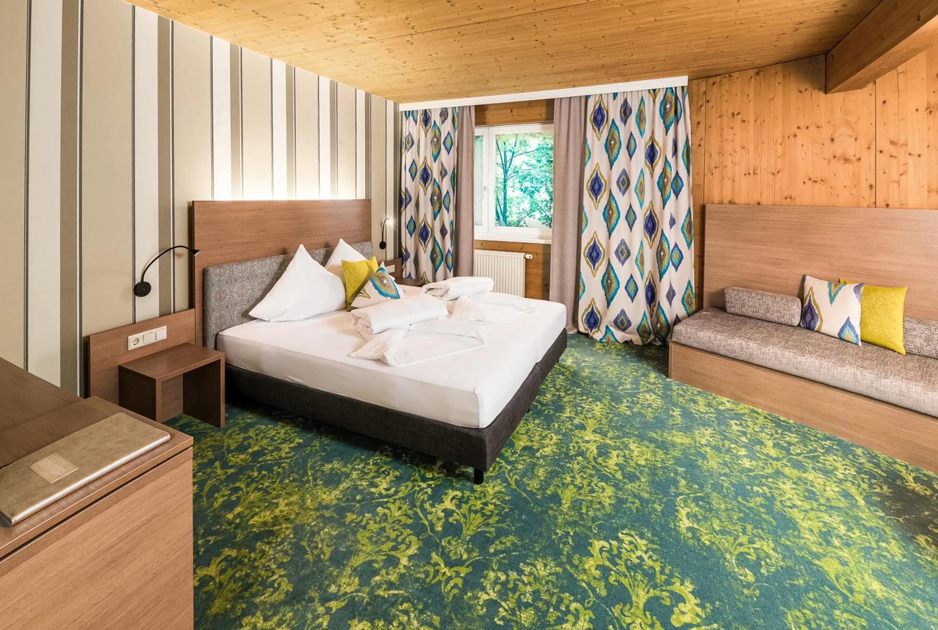 Photo of the whole room, Bed in Hotel die Hindenburg