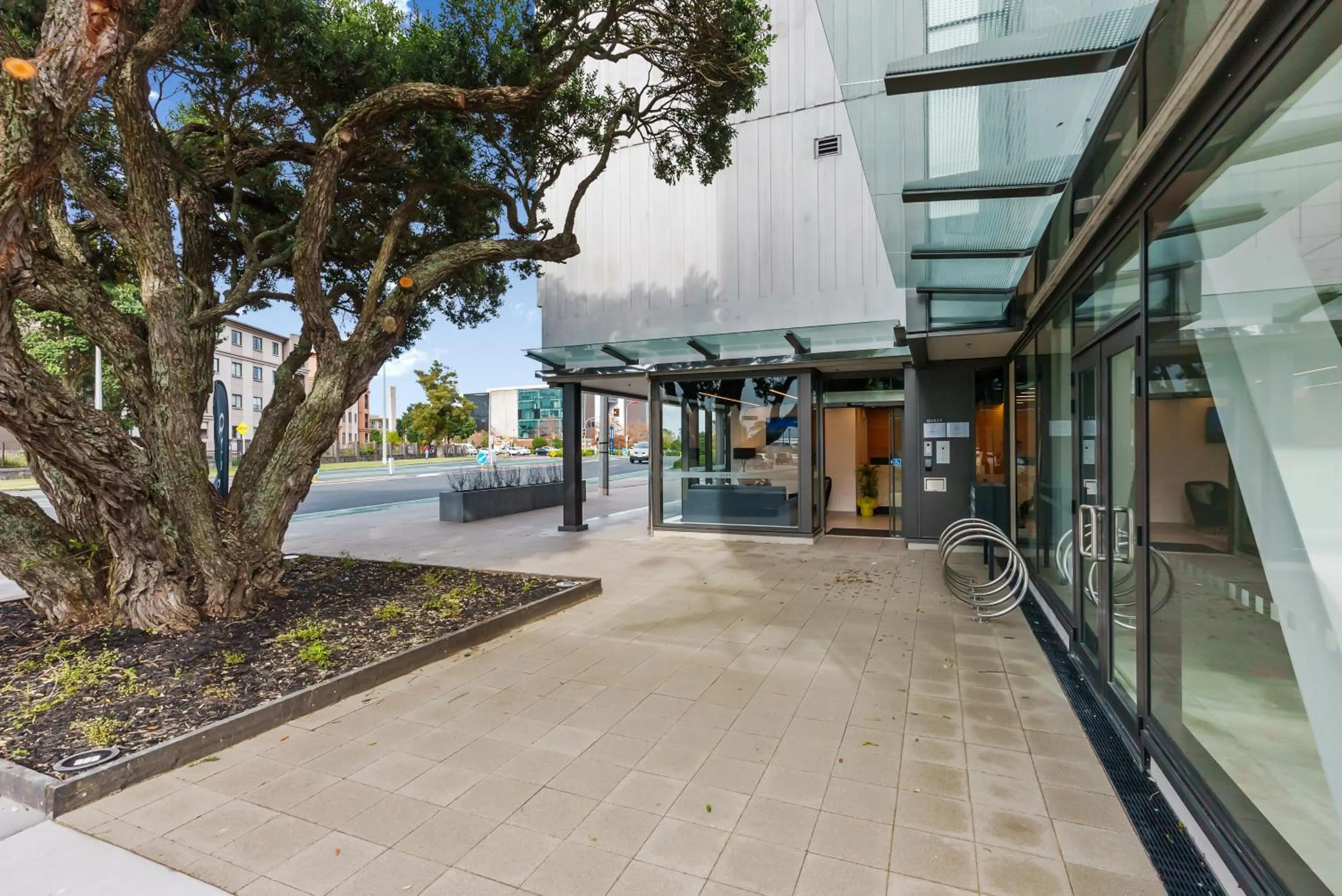 Facade/entrance in Quest Takapuna