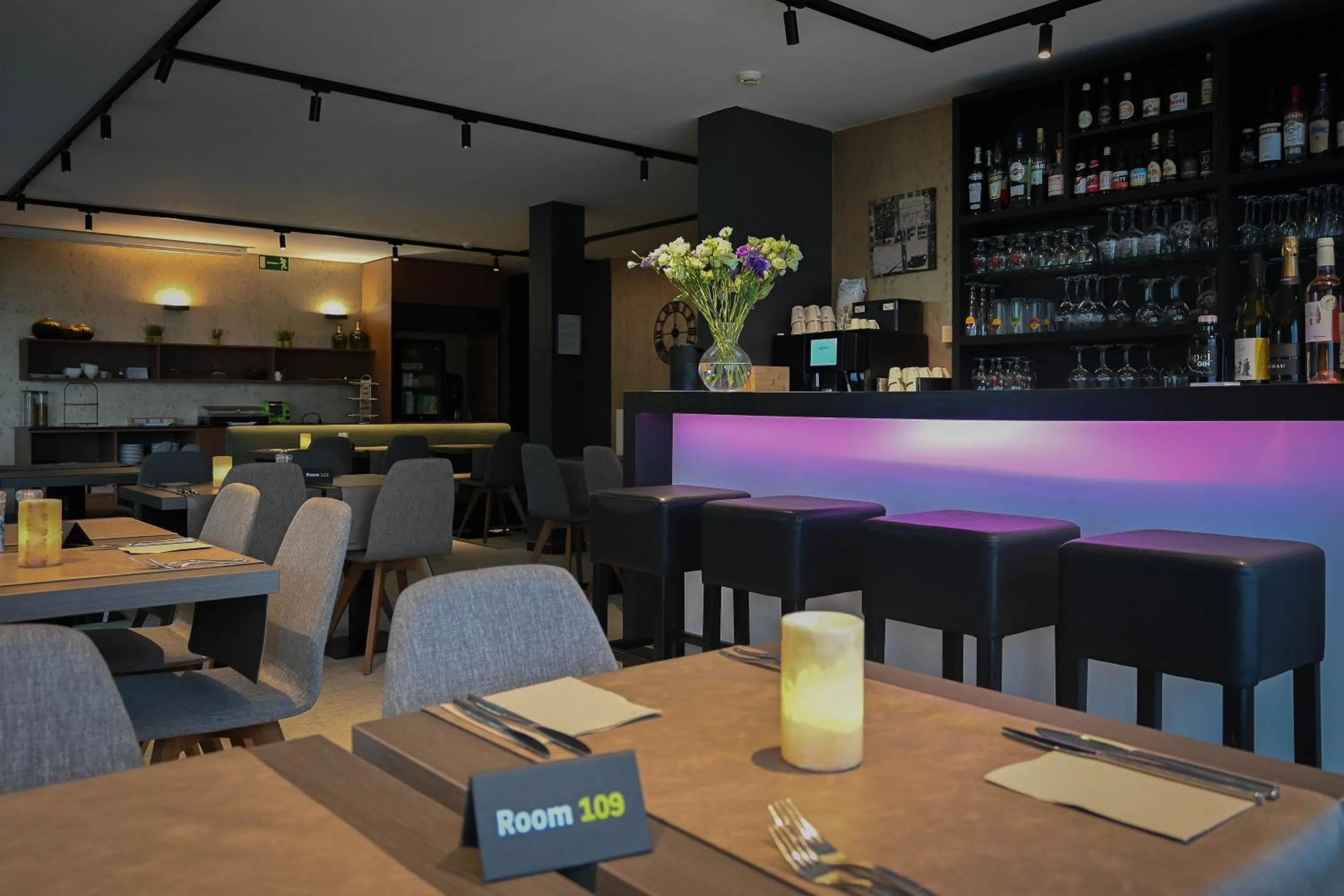 Lounge or bar in Hotel Essenza