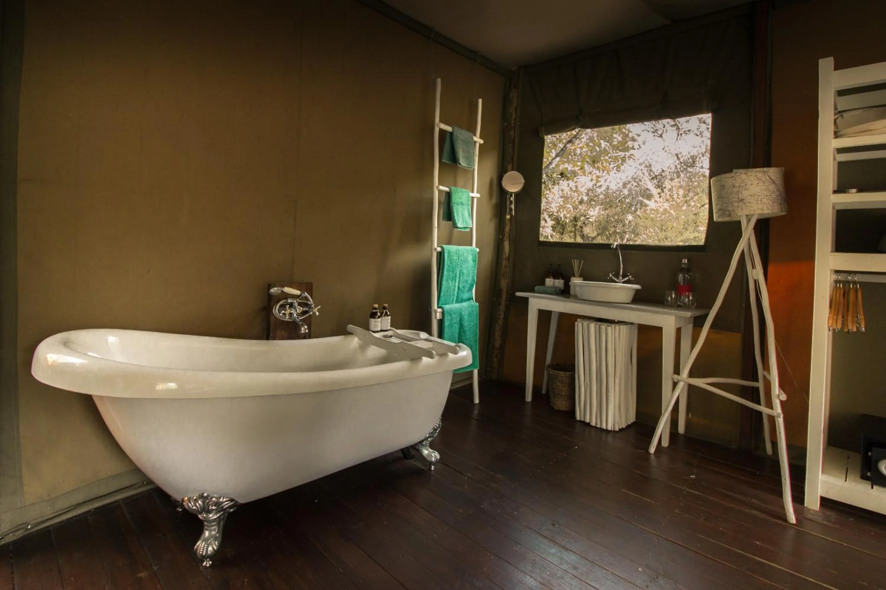 Bath in Ngama Tented Safari Lodge