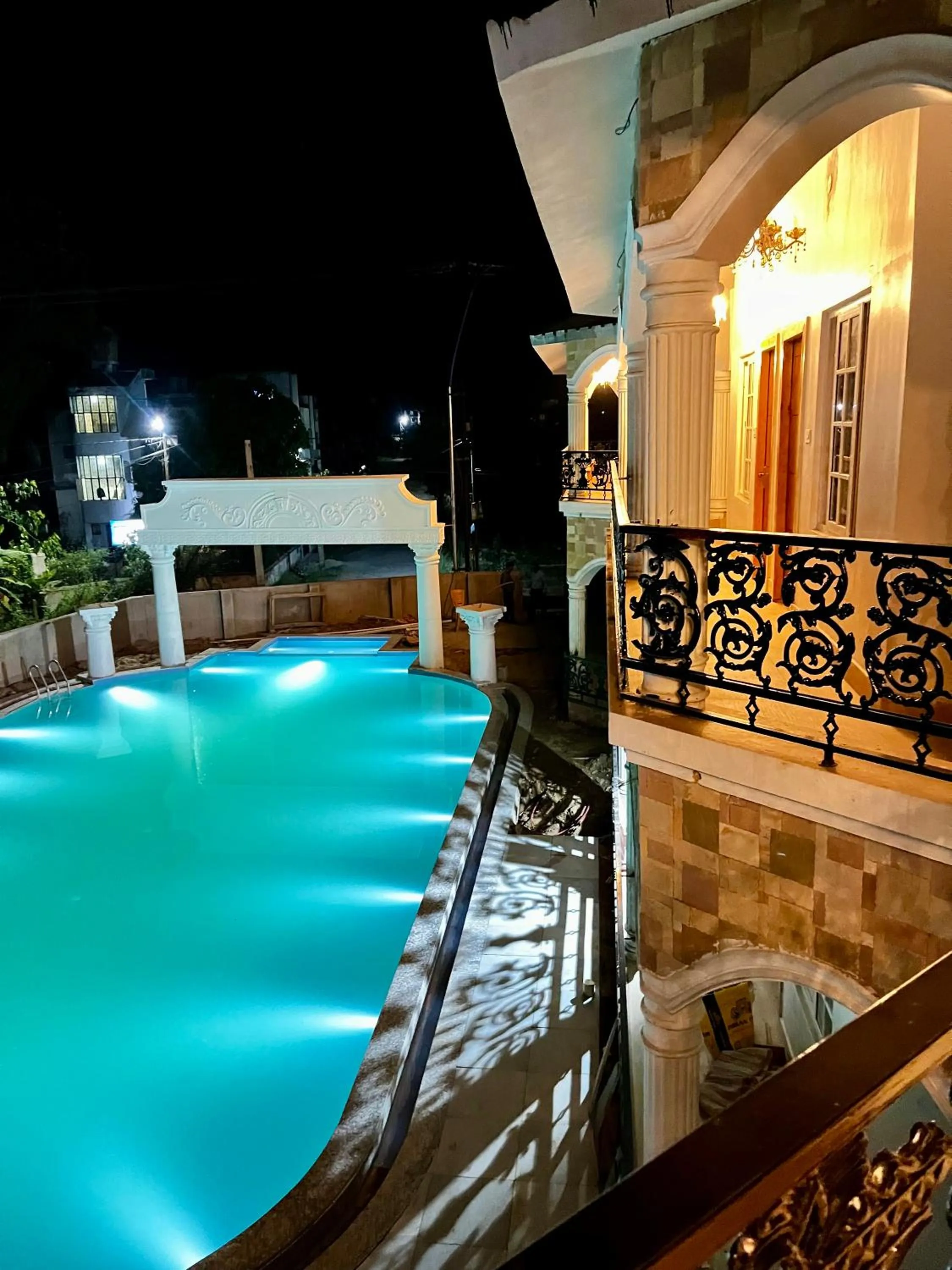 Property building in Dip Holidays