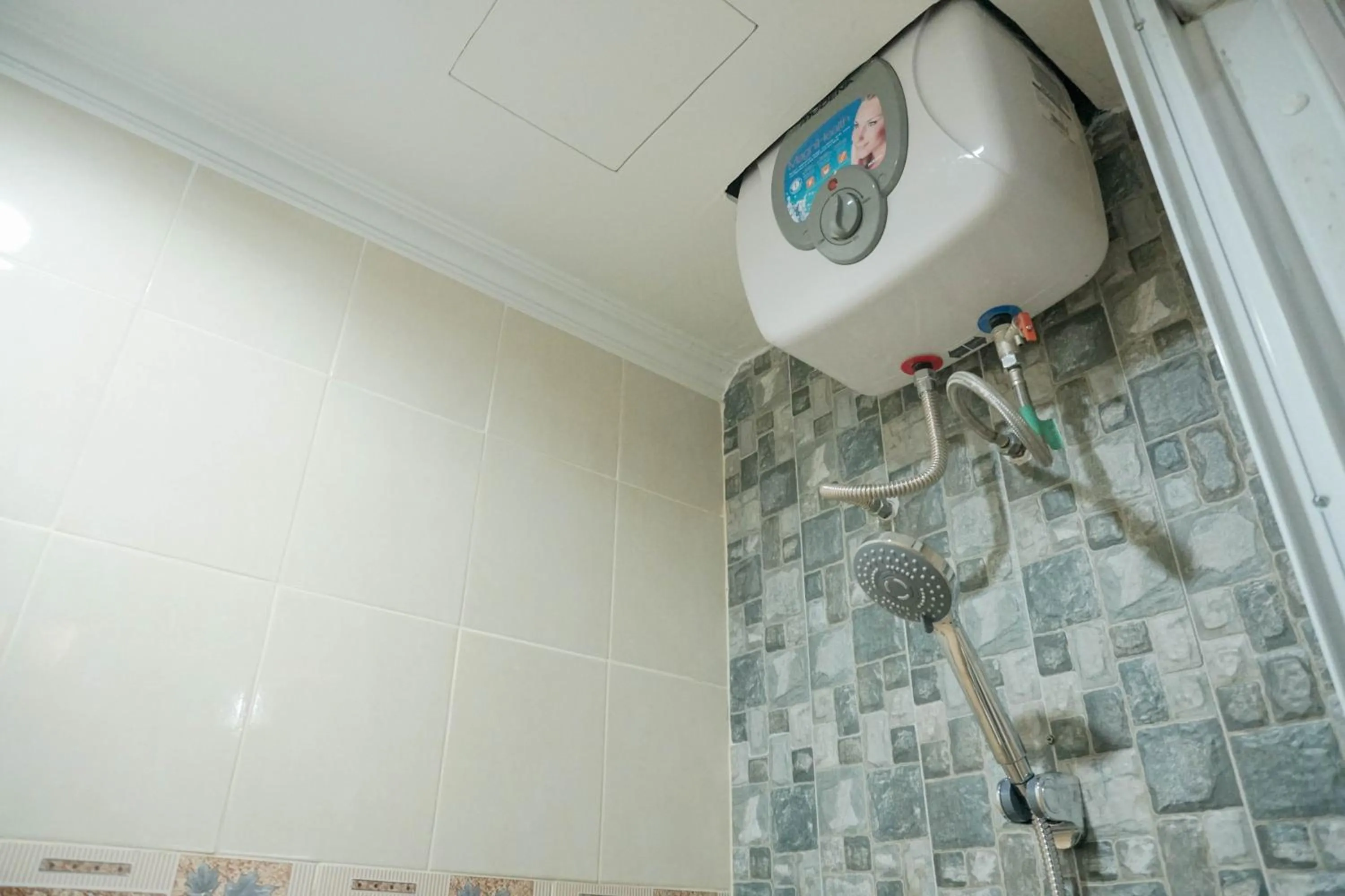 Beautiful and Comfy 2BR Menteng Square Apartment By Travelio