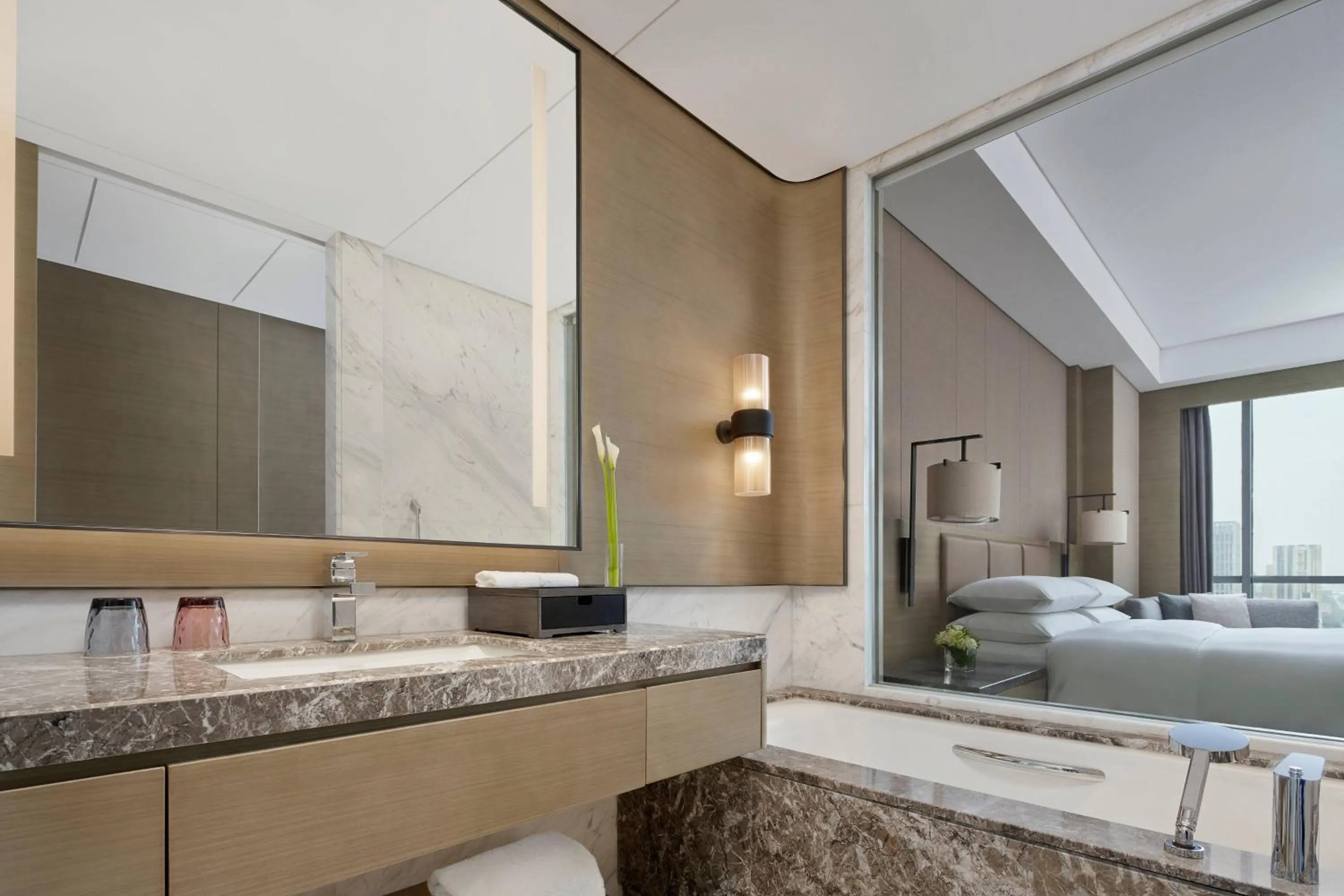 Bathroom, Bed in Baotou Marriott Hotel