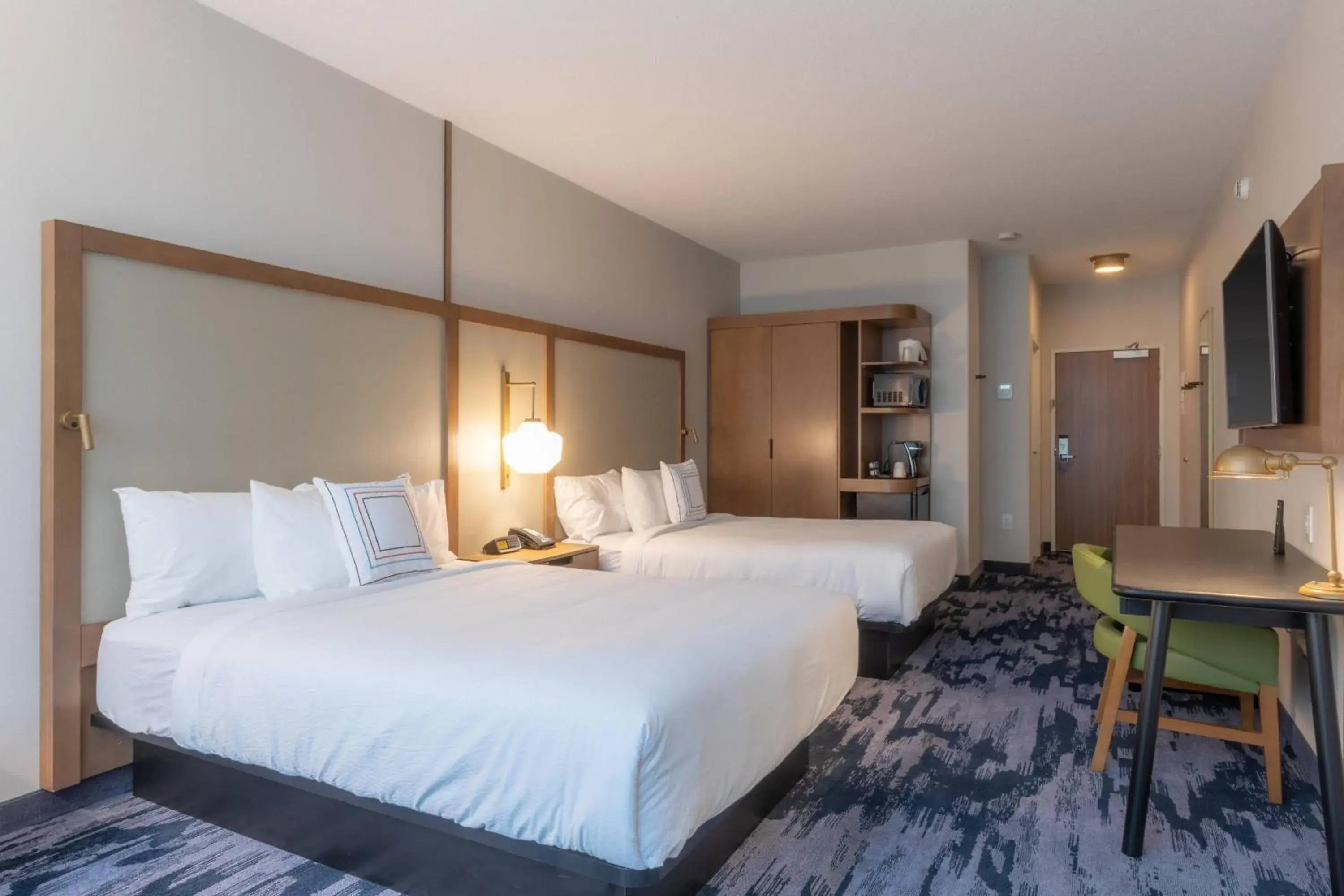 Larger Suite with 2 Queen, Mountain view in Fairfield by Marriott Inn & Suites Revelstoke Larger Suite with 2 Queen, Mountain view in Fairfield by Marriott Inn & Suites Revelstoke