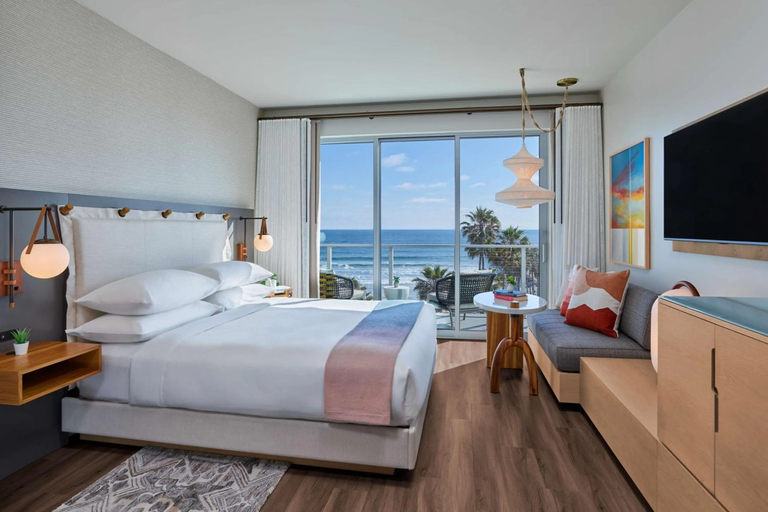 Bedroom, Bed in Mission Pacific Beach Resort, part of JdV by Hyatt