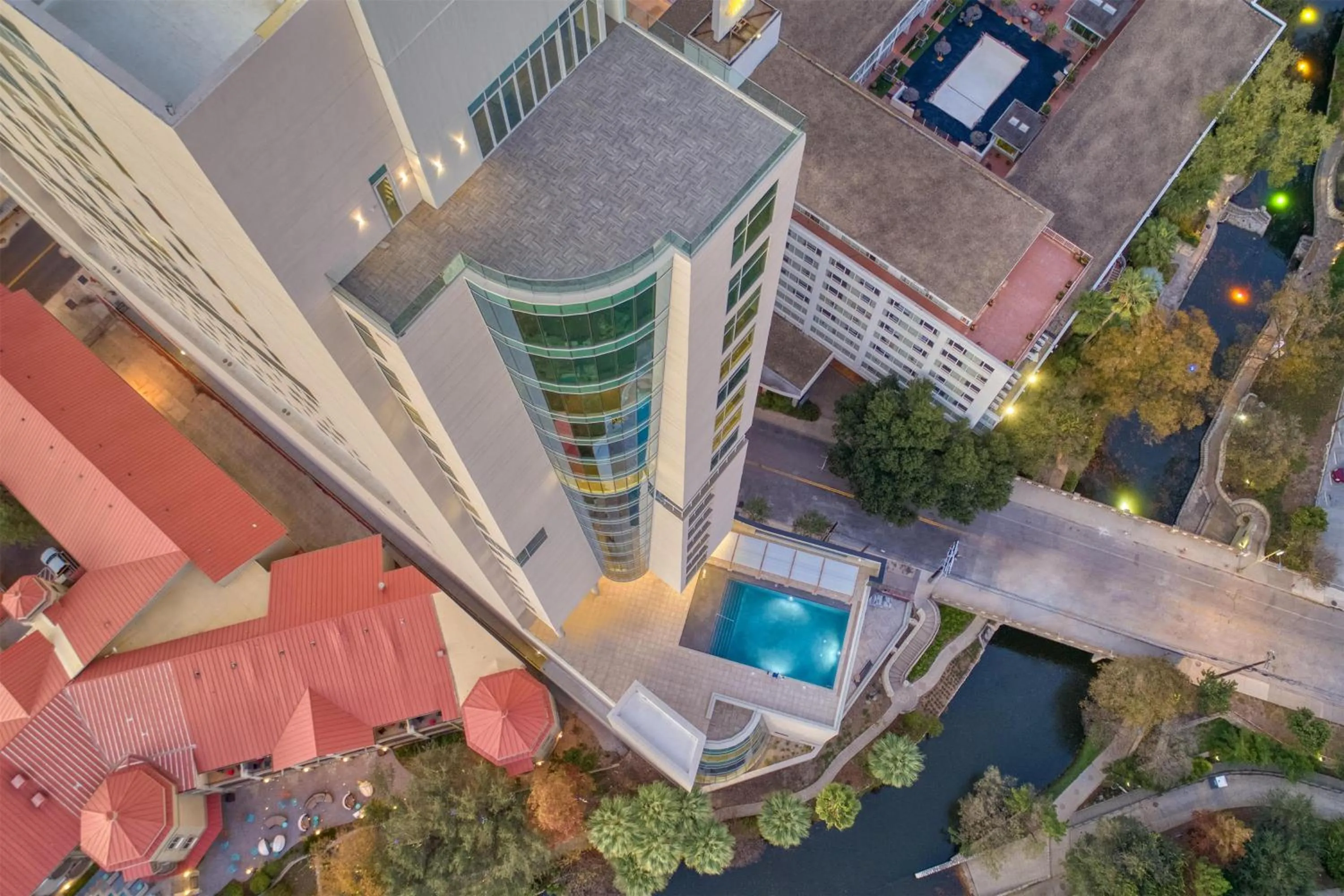 Property building in Thompson San Antonio - Riverwalk, by Hyatt