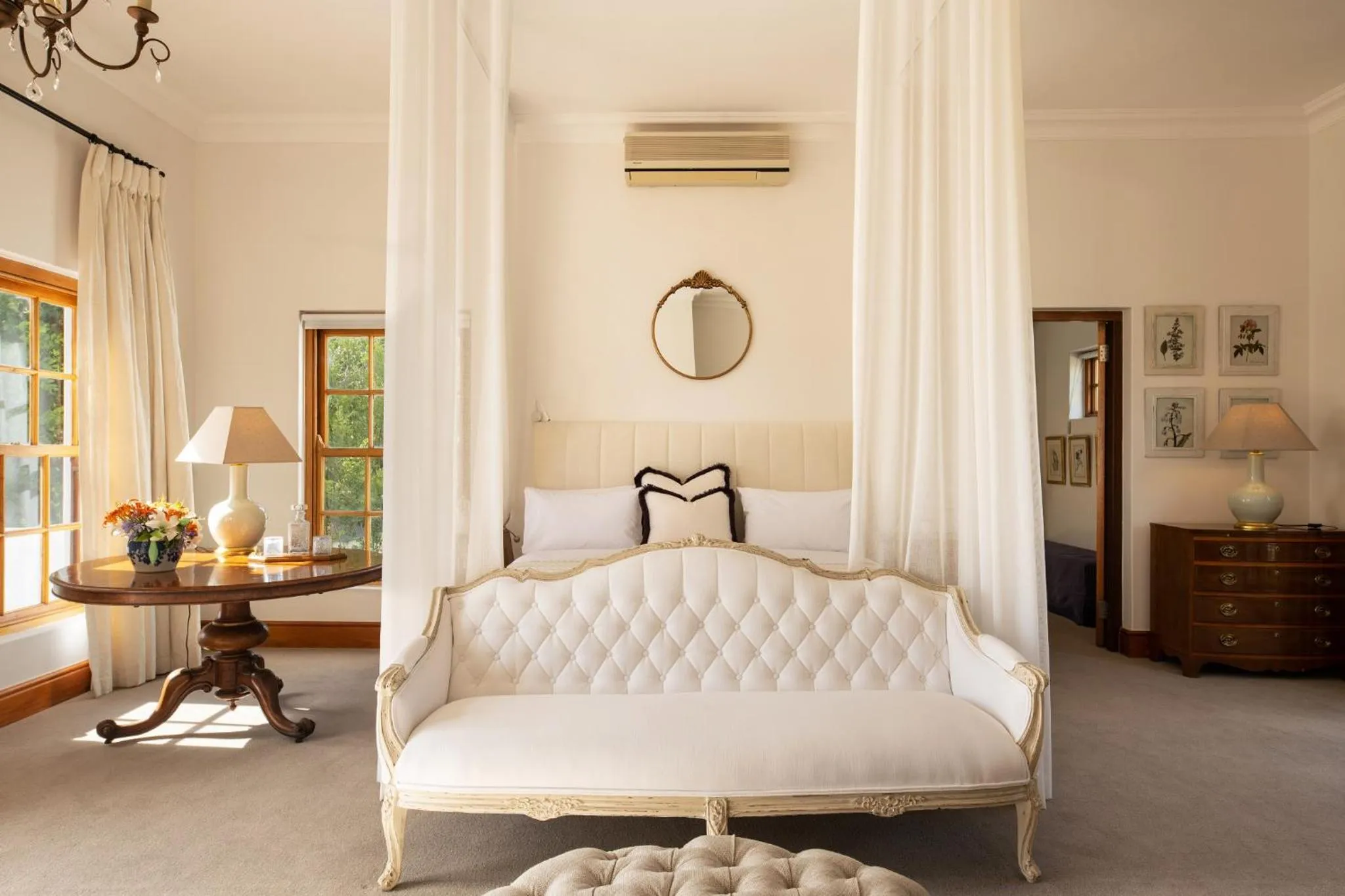 Bed in Avontuur Manor House and Wine Estate