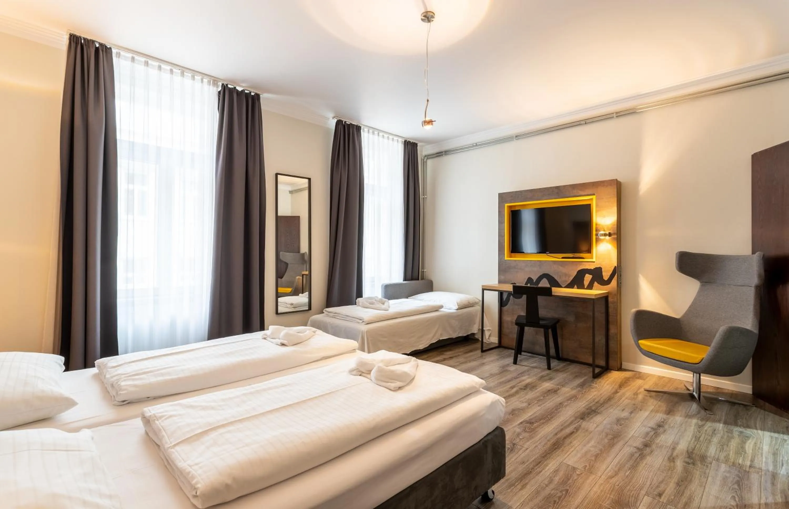 Photo of the whole room, Bed in Hotel Westbahn