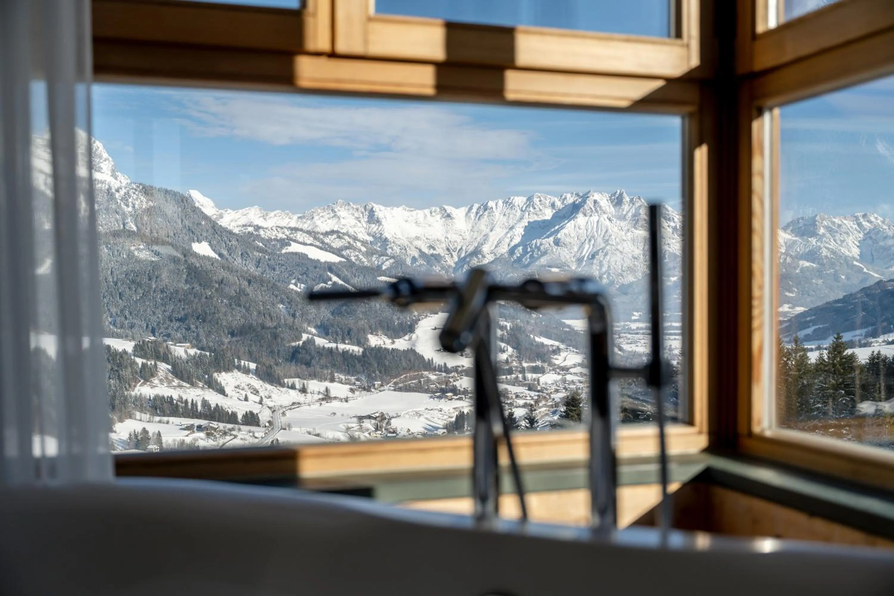 Bathroom in Holzhotel Forsthofalm