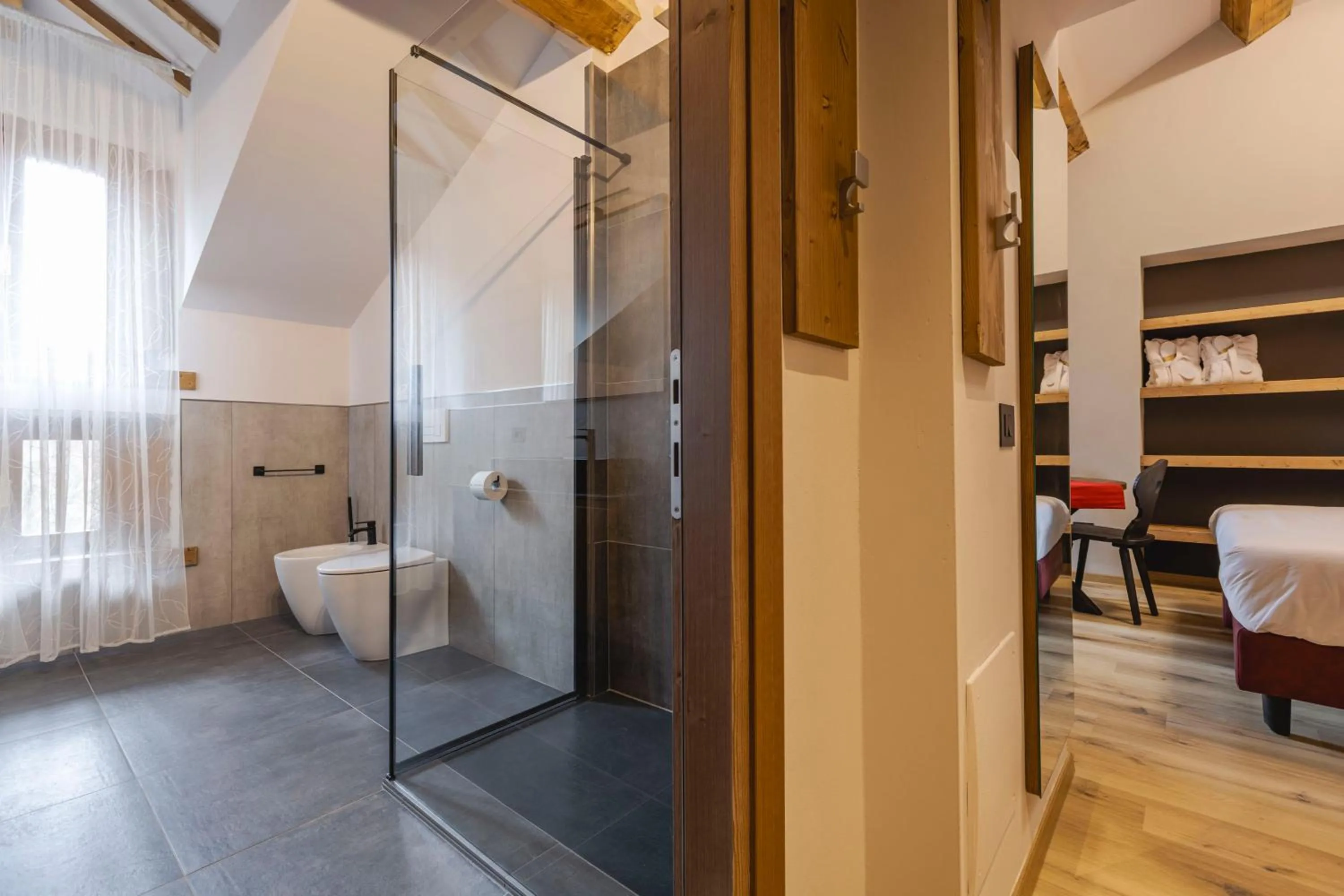 Toilet, Bed in Granduca Mountain Wellness Apartments Campigna