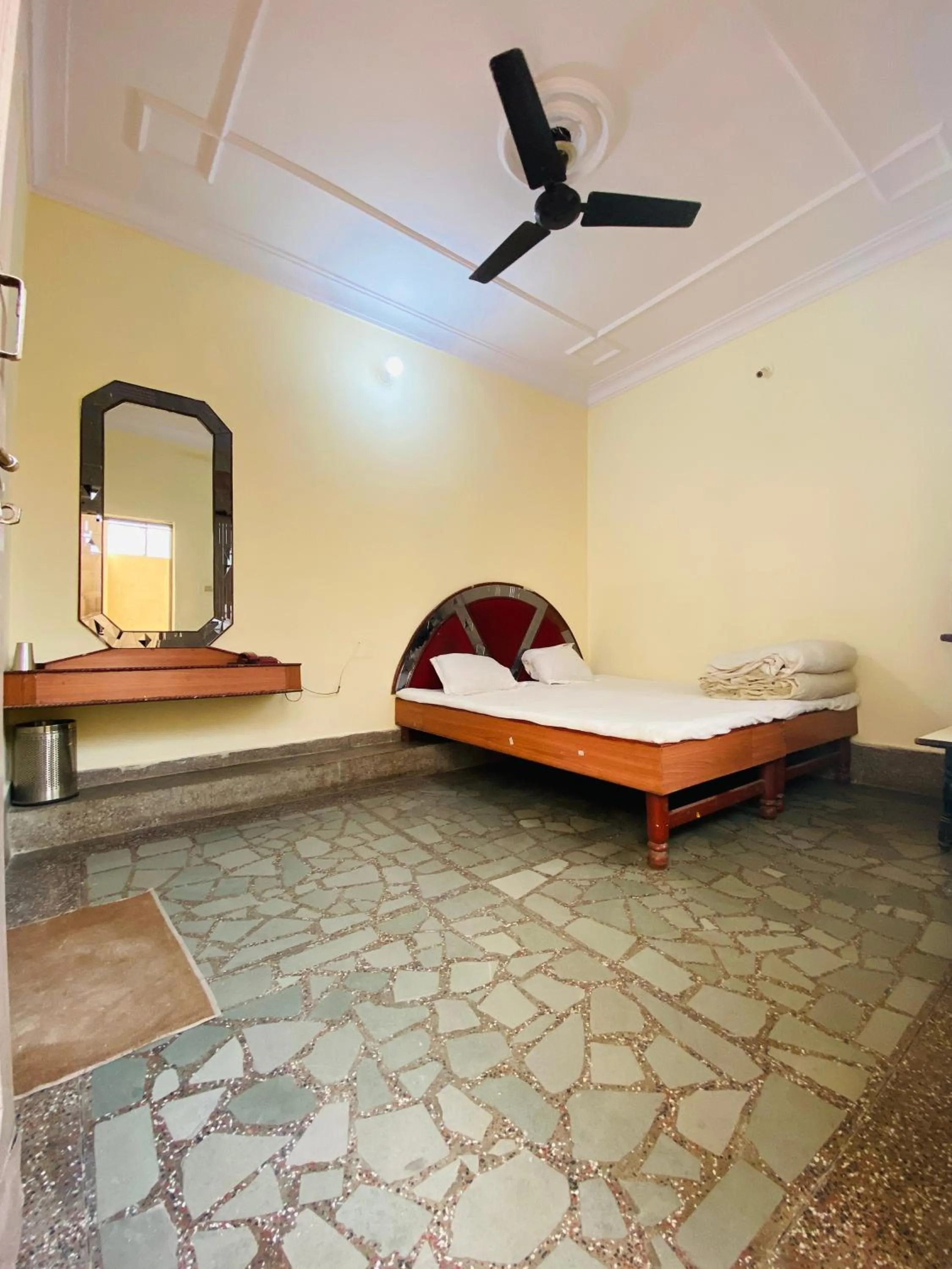 Bedroom, Bed in Hotel Khajanchi