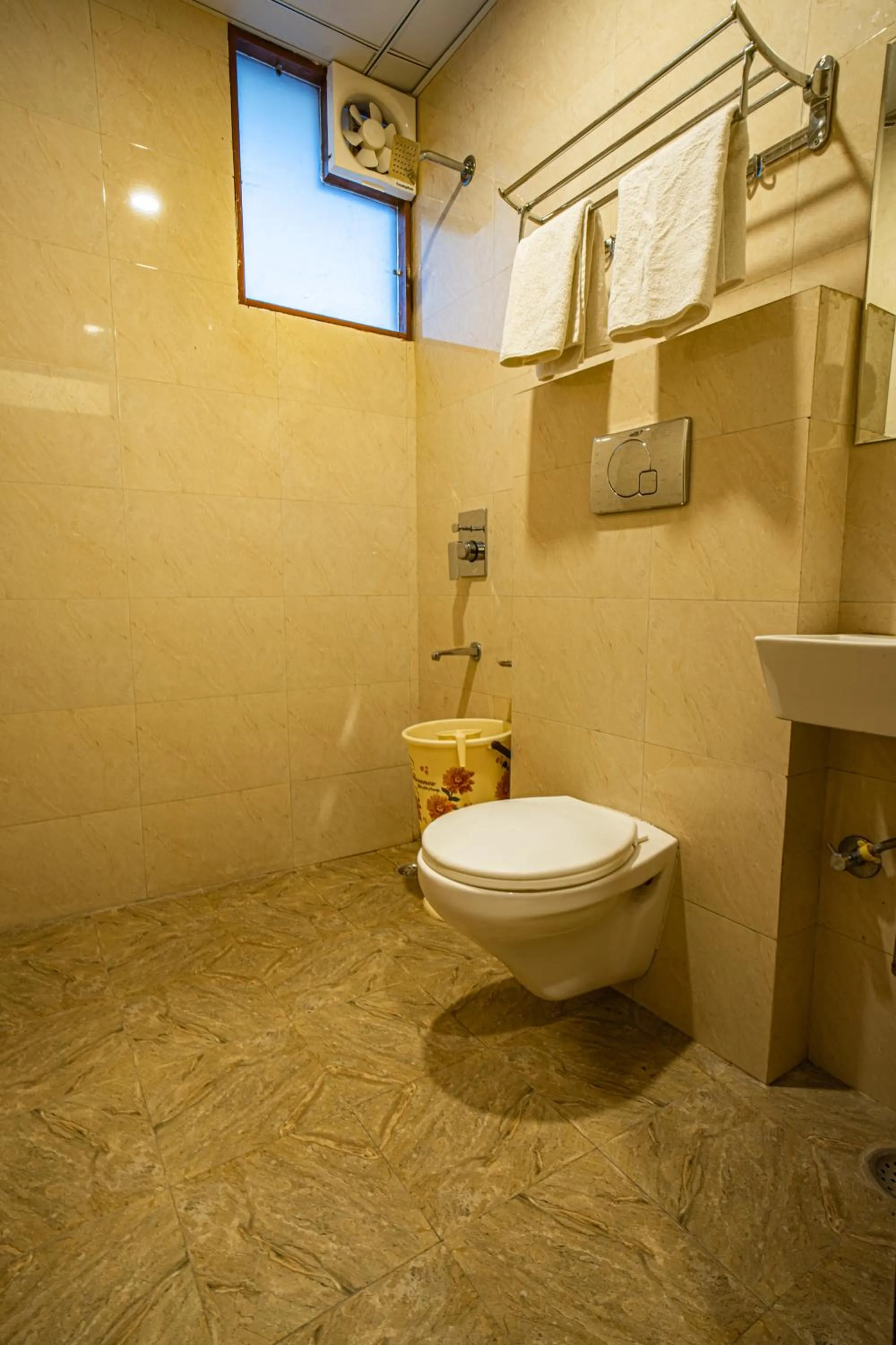 Bathroom in Hotel Khajanchi