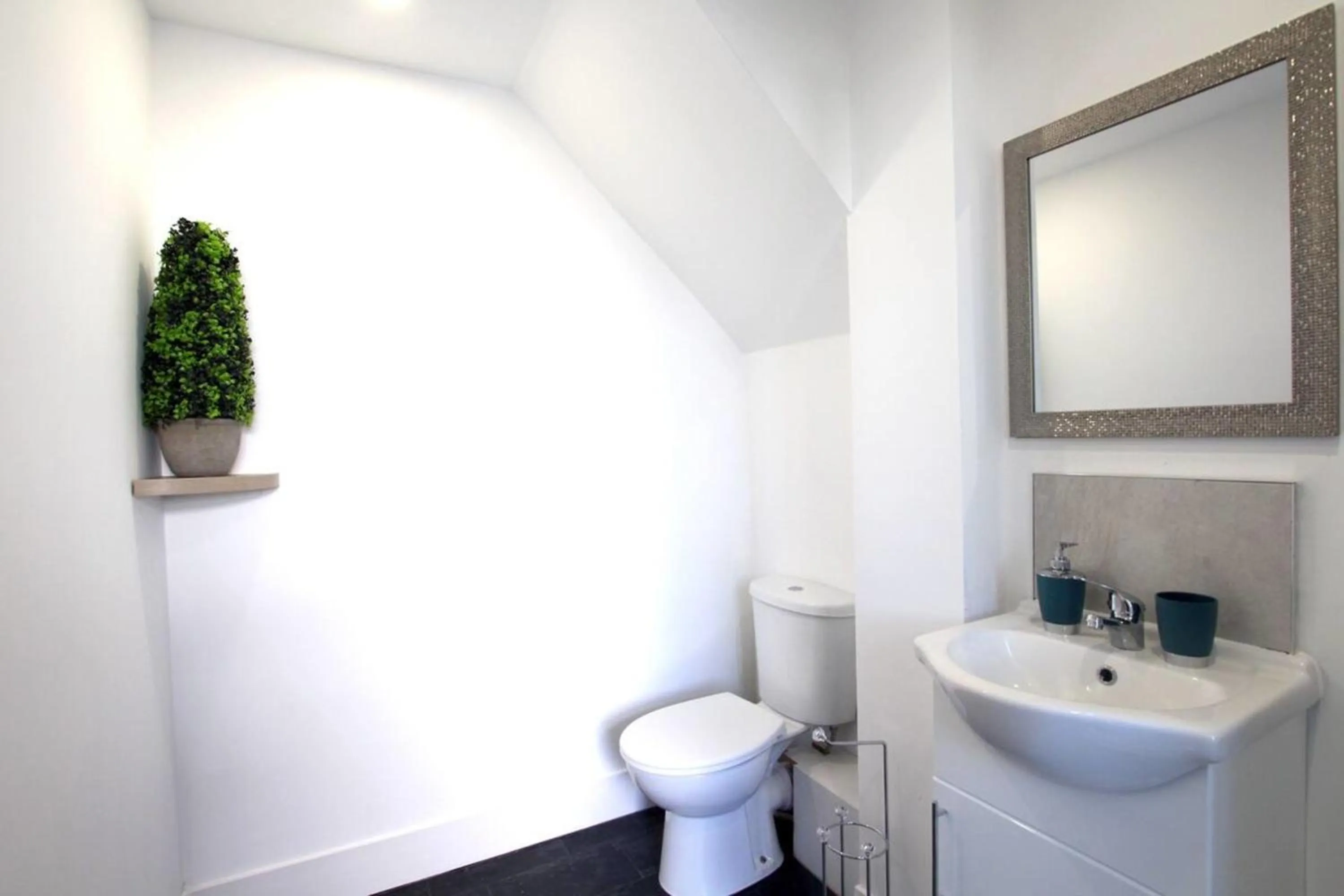 Bathroom in Coast Accommodation Station Road Apartments