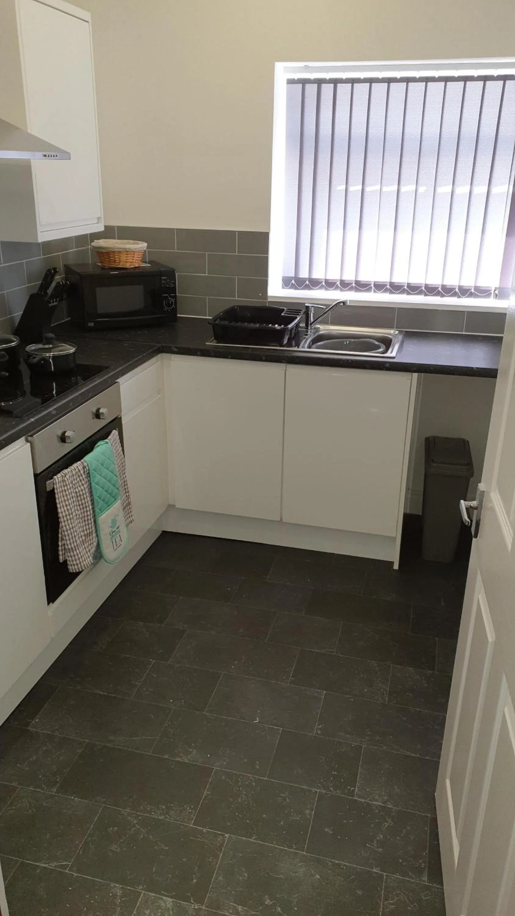Kitchen or kitchenette in Coast Accommodation Station Road Apartments