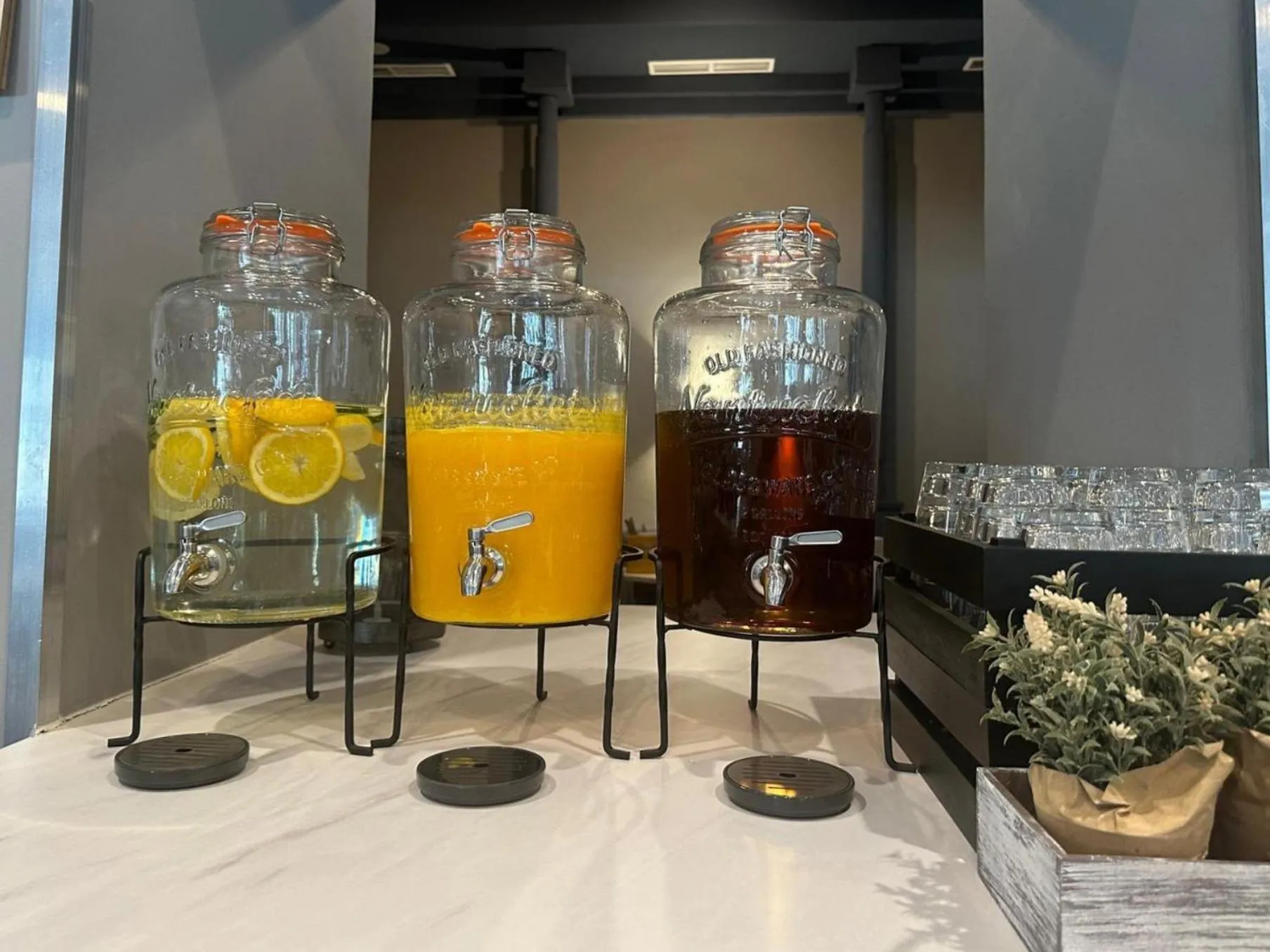 Restaurant/places to eat in Garner Hotel Vienna by IHG