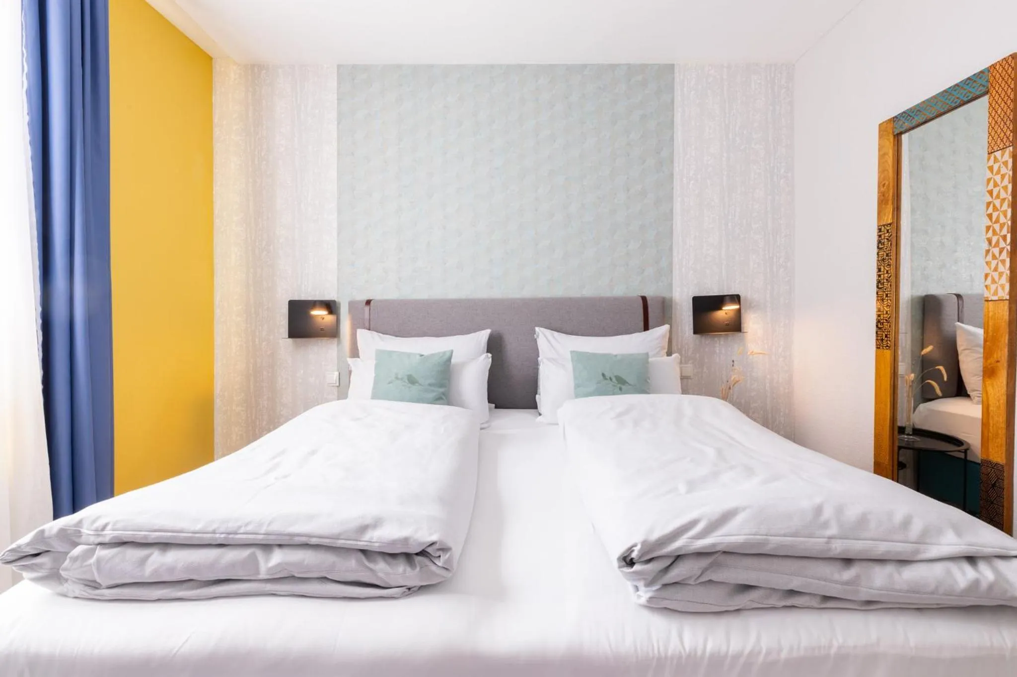 Photo of the whole room, Bed in Garner Hotel Vienna by IHG