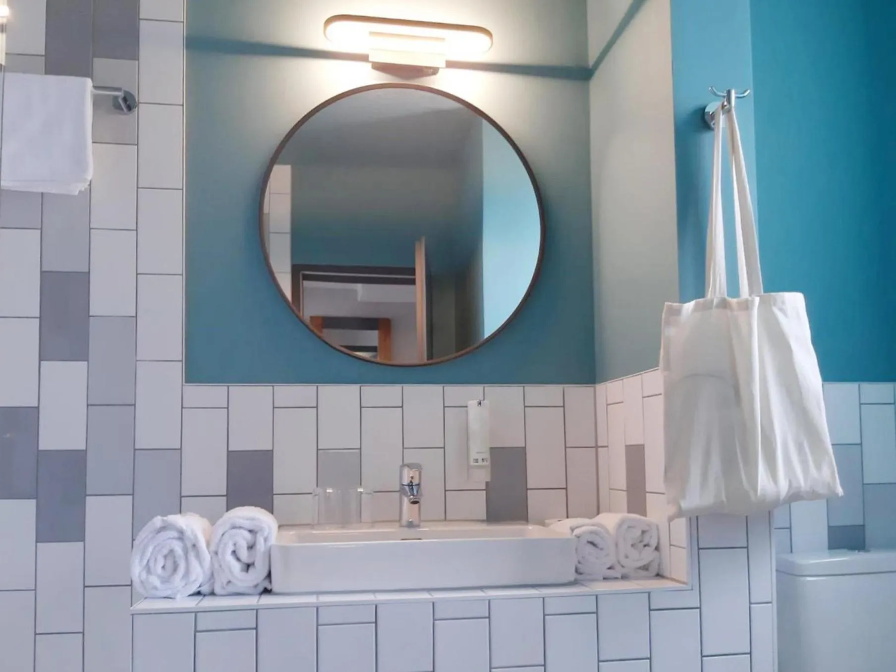 Bathroom in Garner Hotel Vienna by IHG