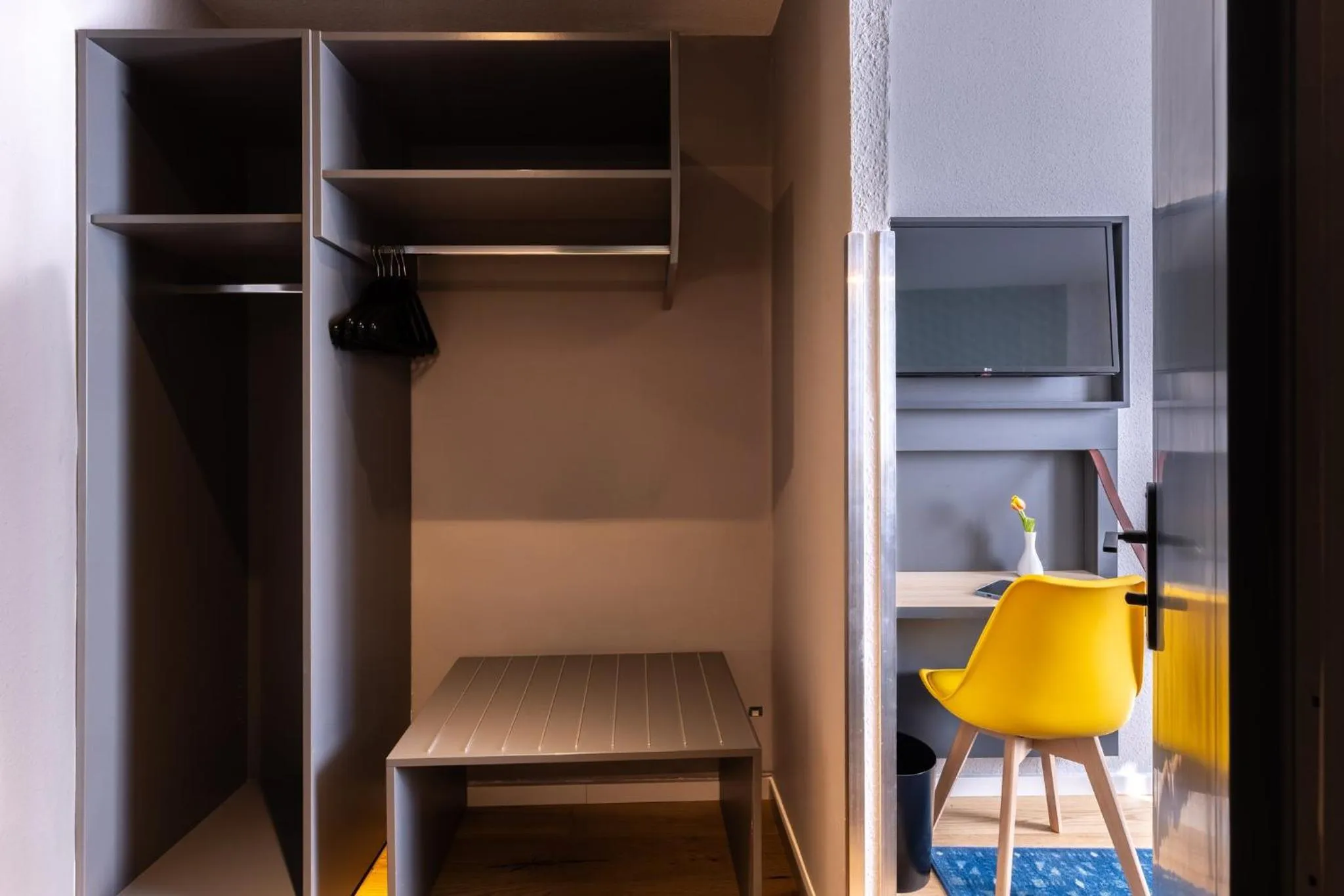 Photo of the whole room in Garner Hotel Vienna by IHG