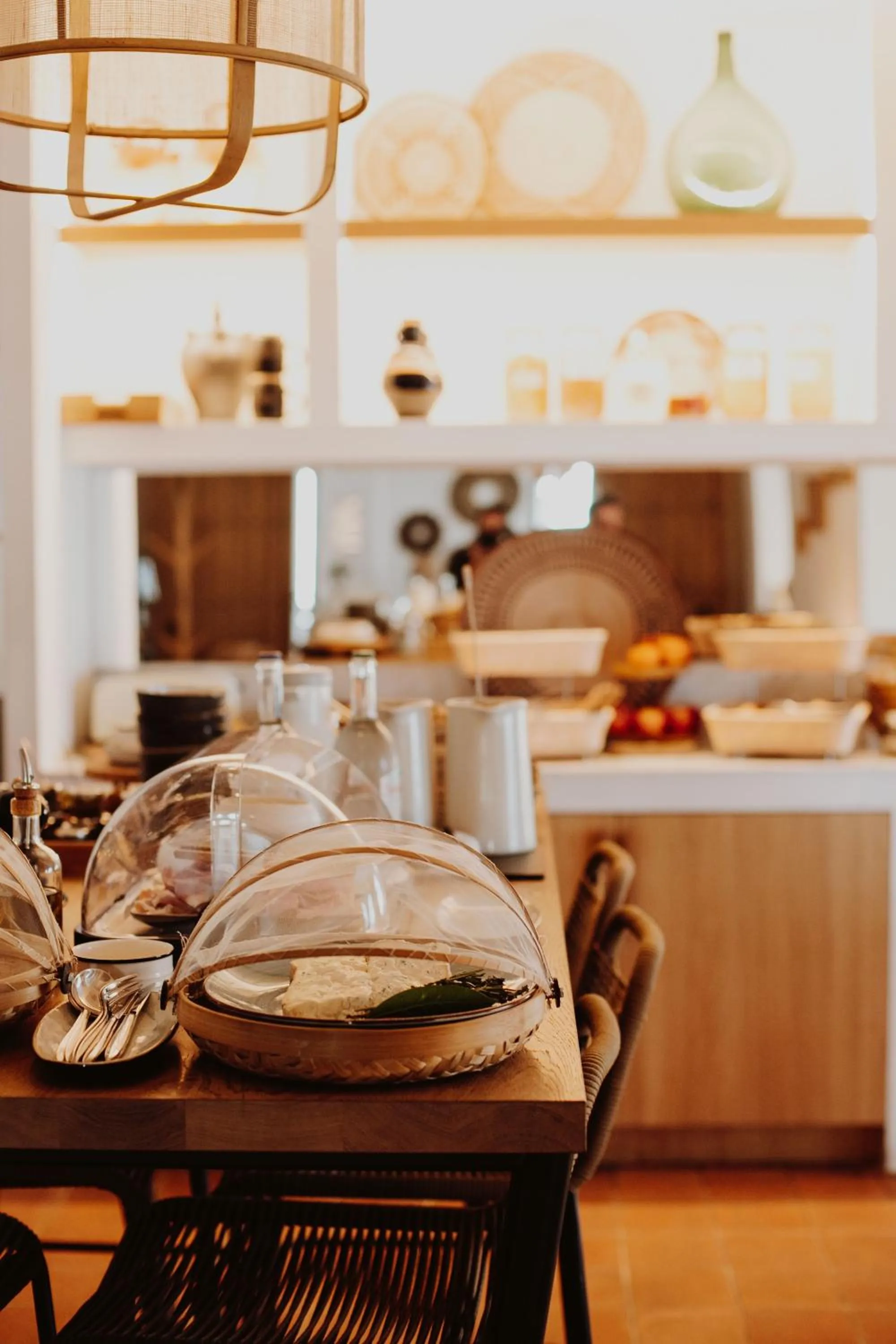 Breakfast in Les Roches Brunes