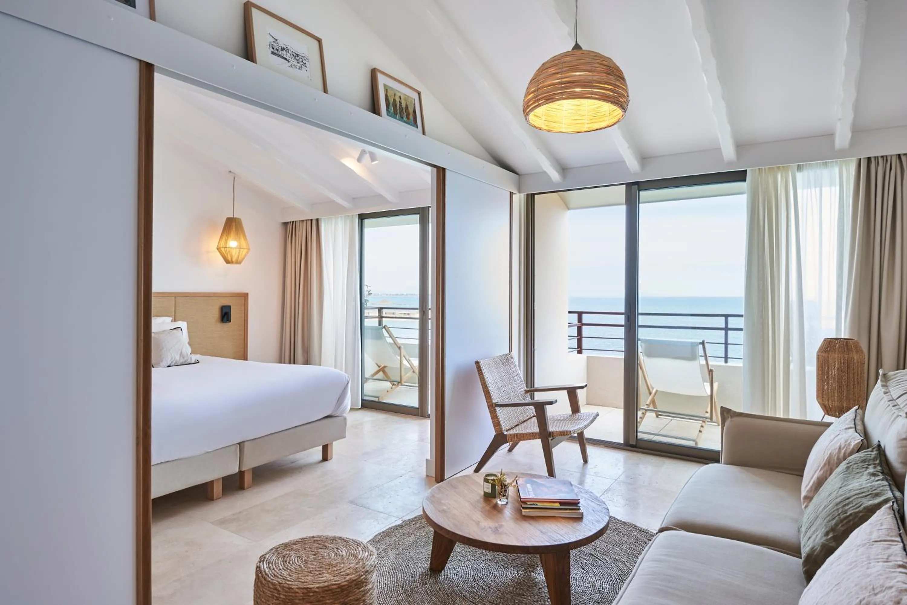 Bed in Les Roches Brunes