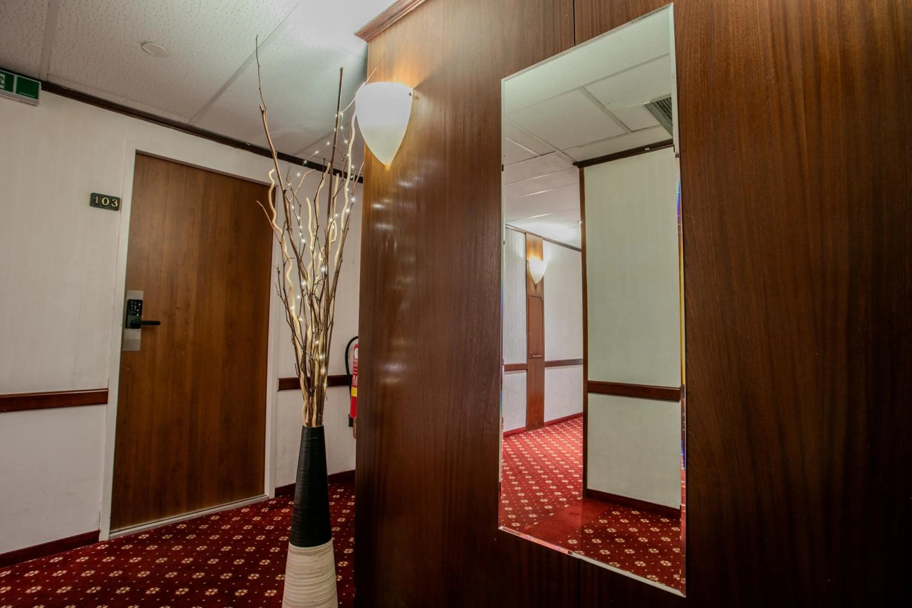 Property building in Hotel Attaché l contactless check-in