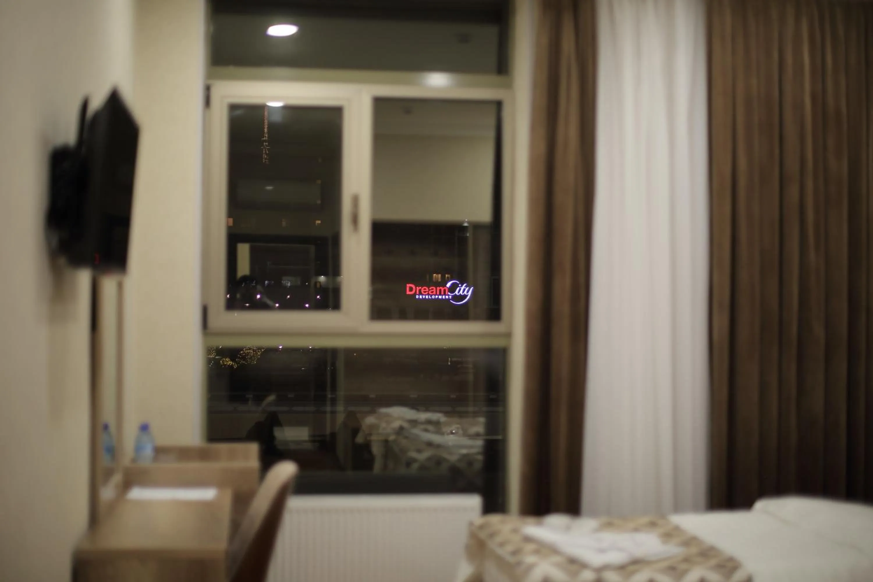 Property building, Bed in Hotel 1946