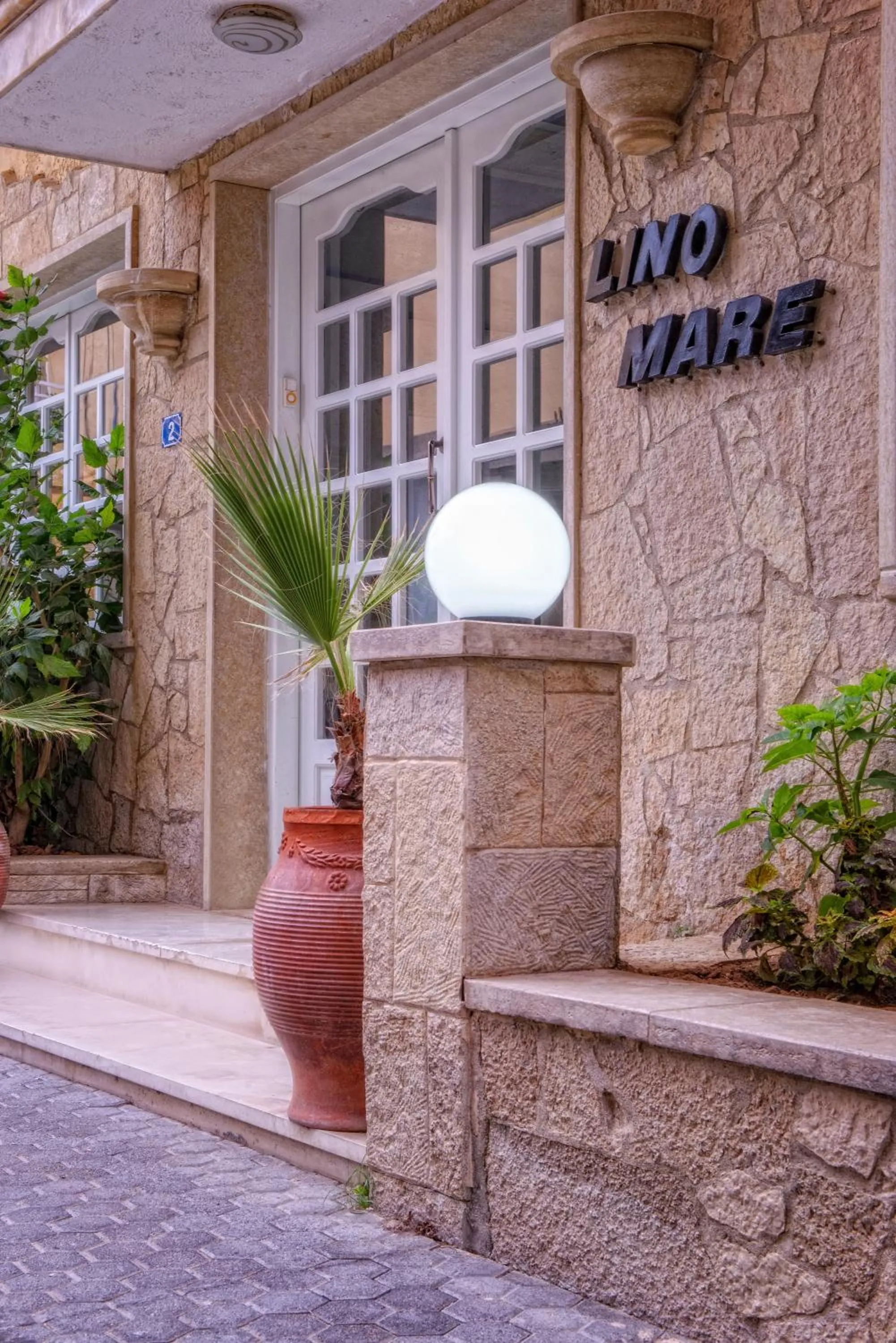 Facade/entrance in Lino Mare Boutique Hotel