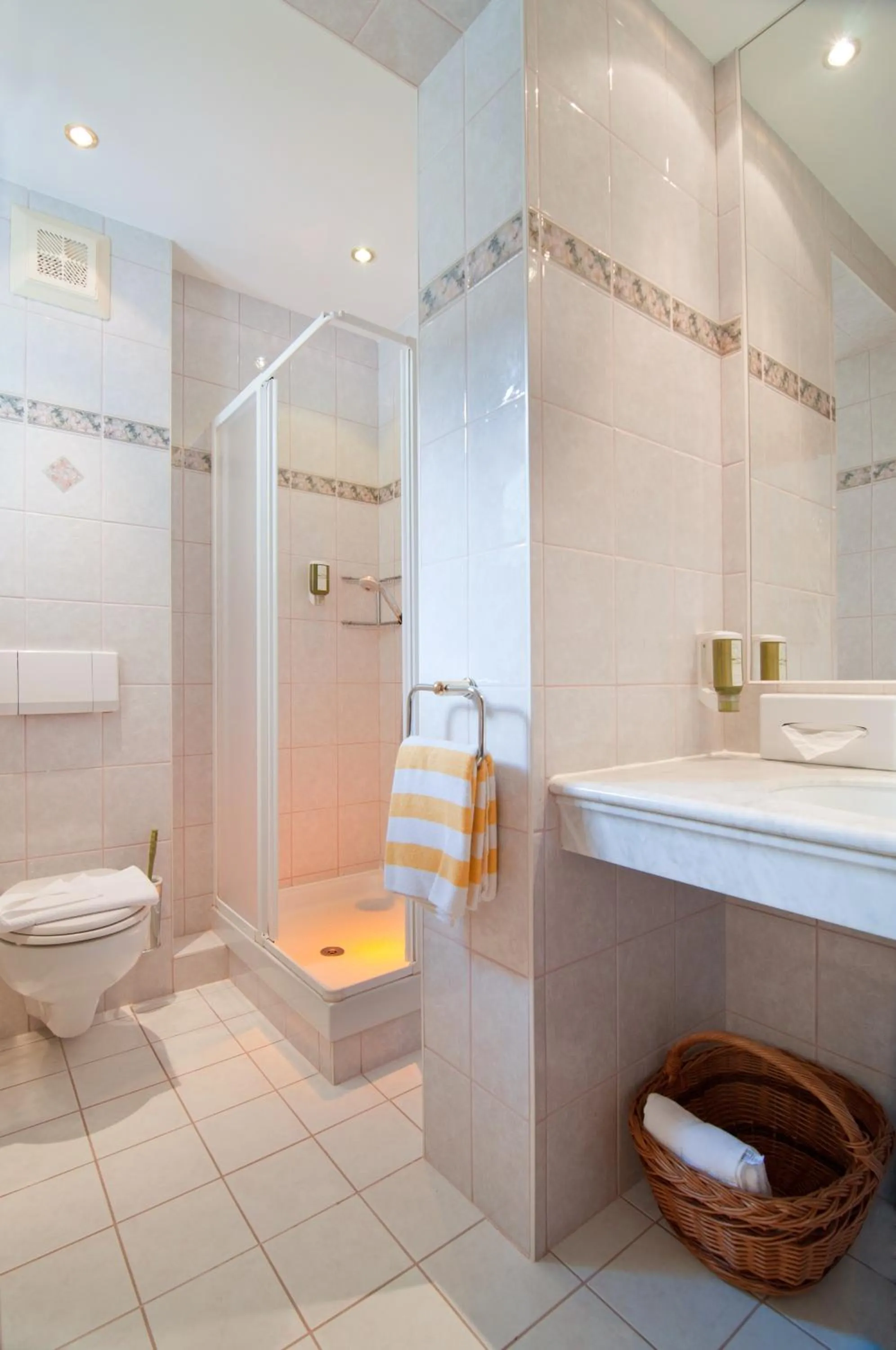 Bathroom in Family & Sporthotel Kärntnerhof