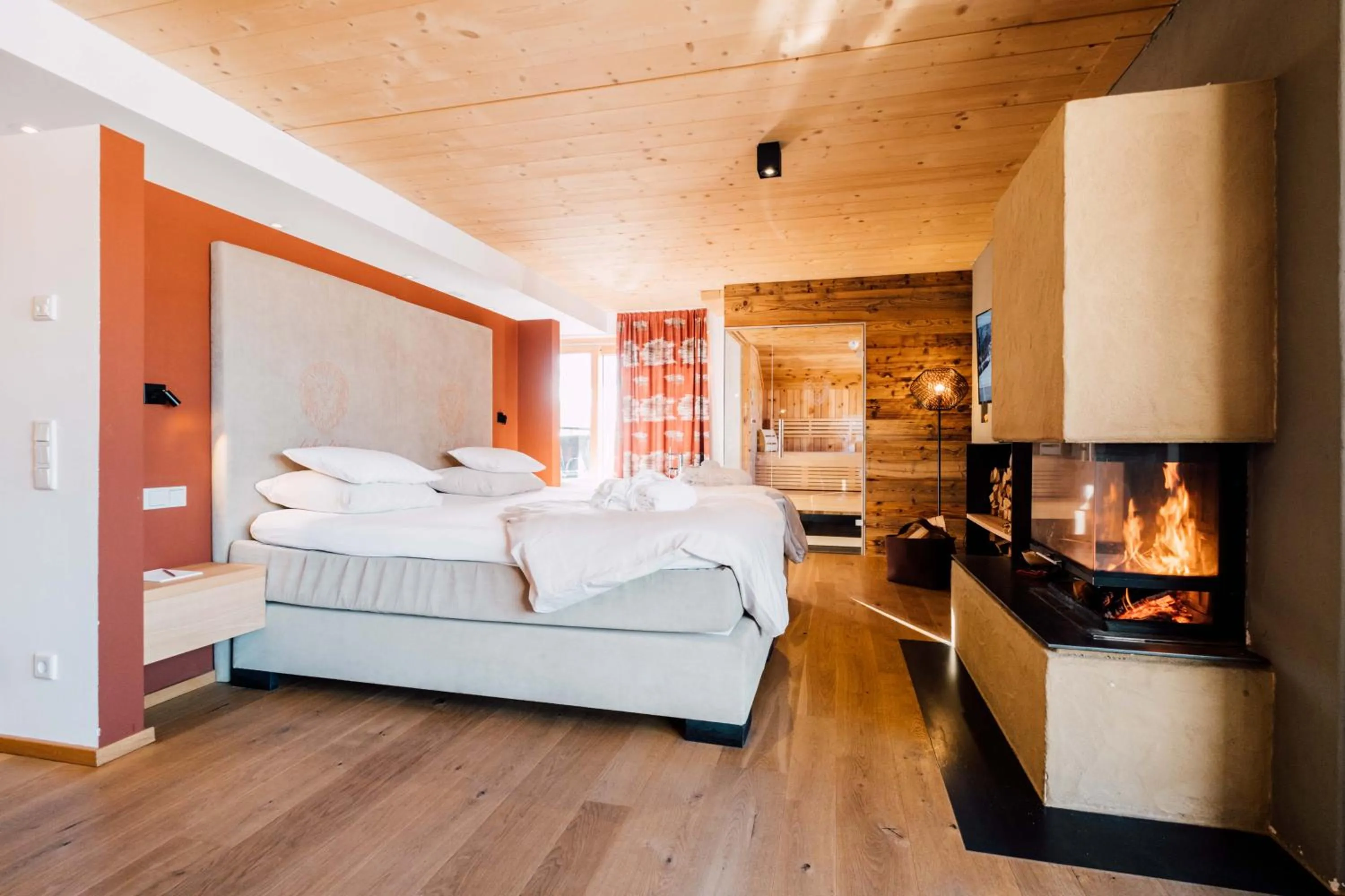 Bedroom, Bed in Hotel Der Löwe LEBE FREI