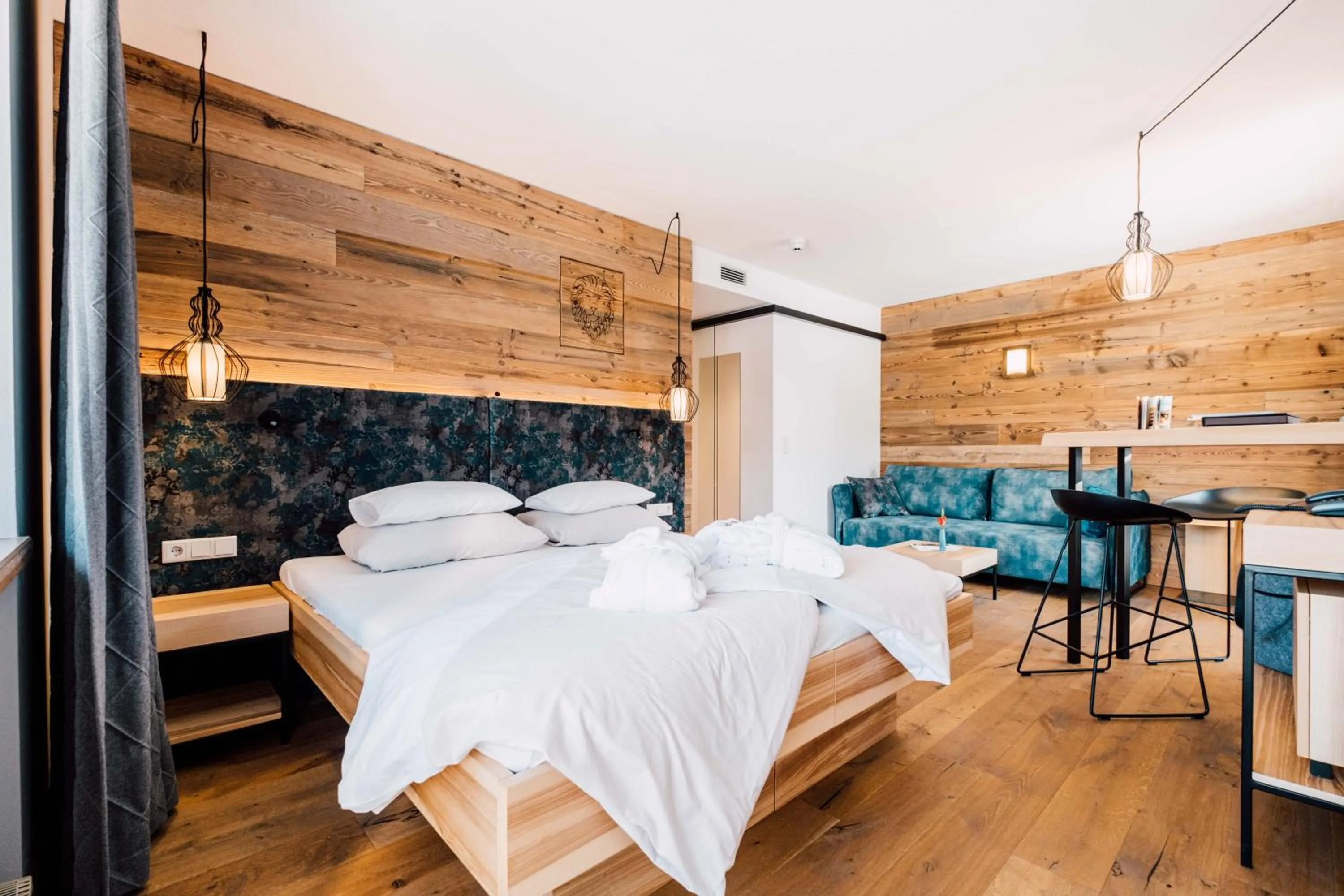 Photo of the whole room, Bed in Hotel Der Löwe LEBE FREI